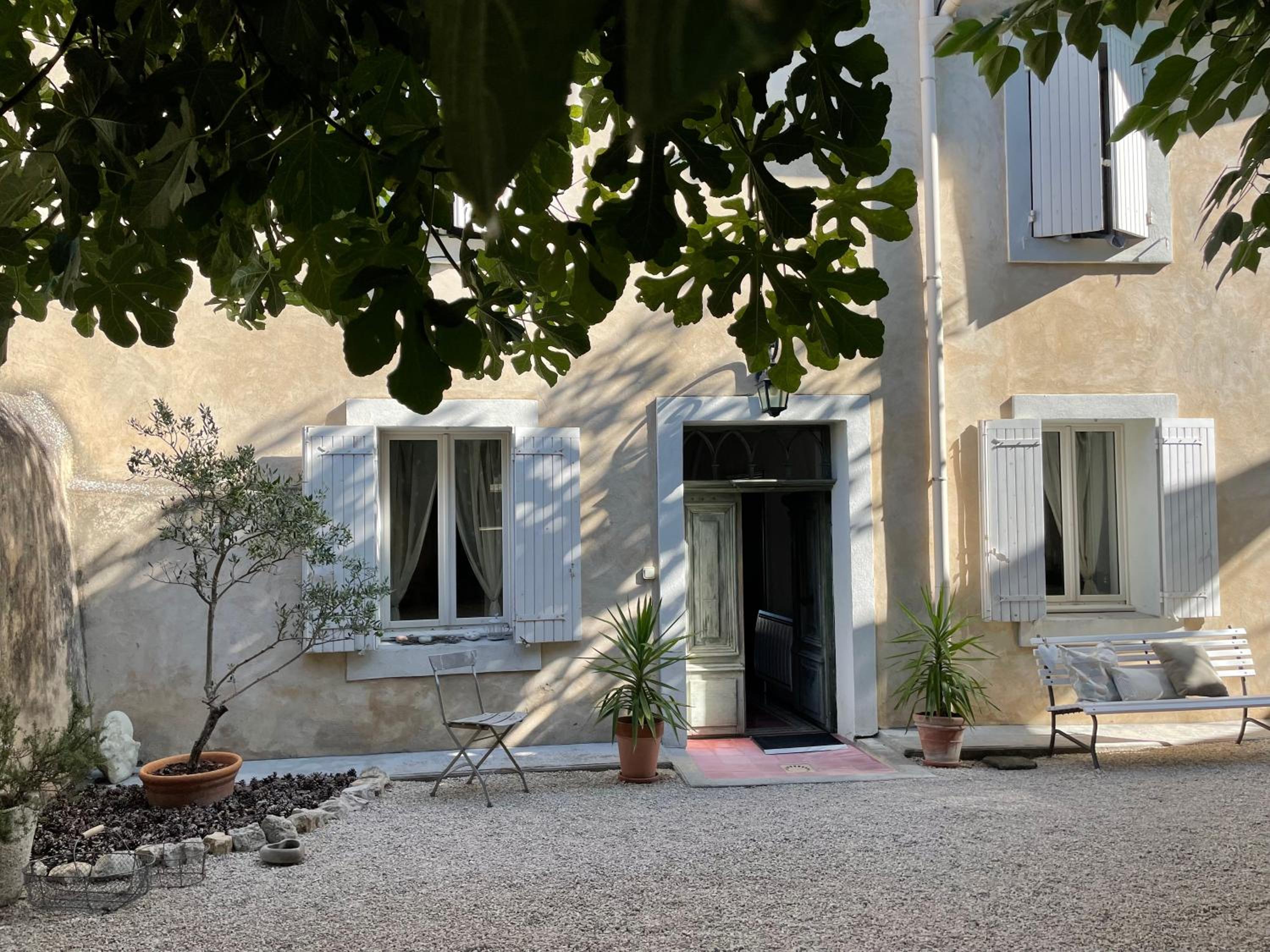 Villa Velleron view 3