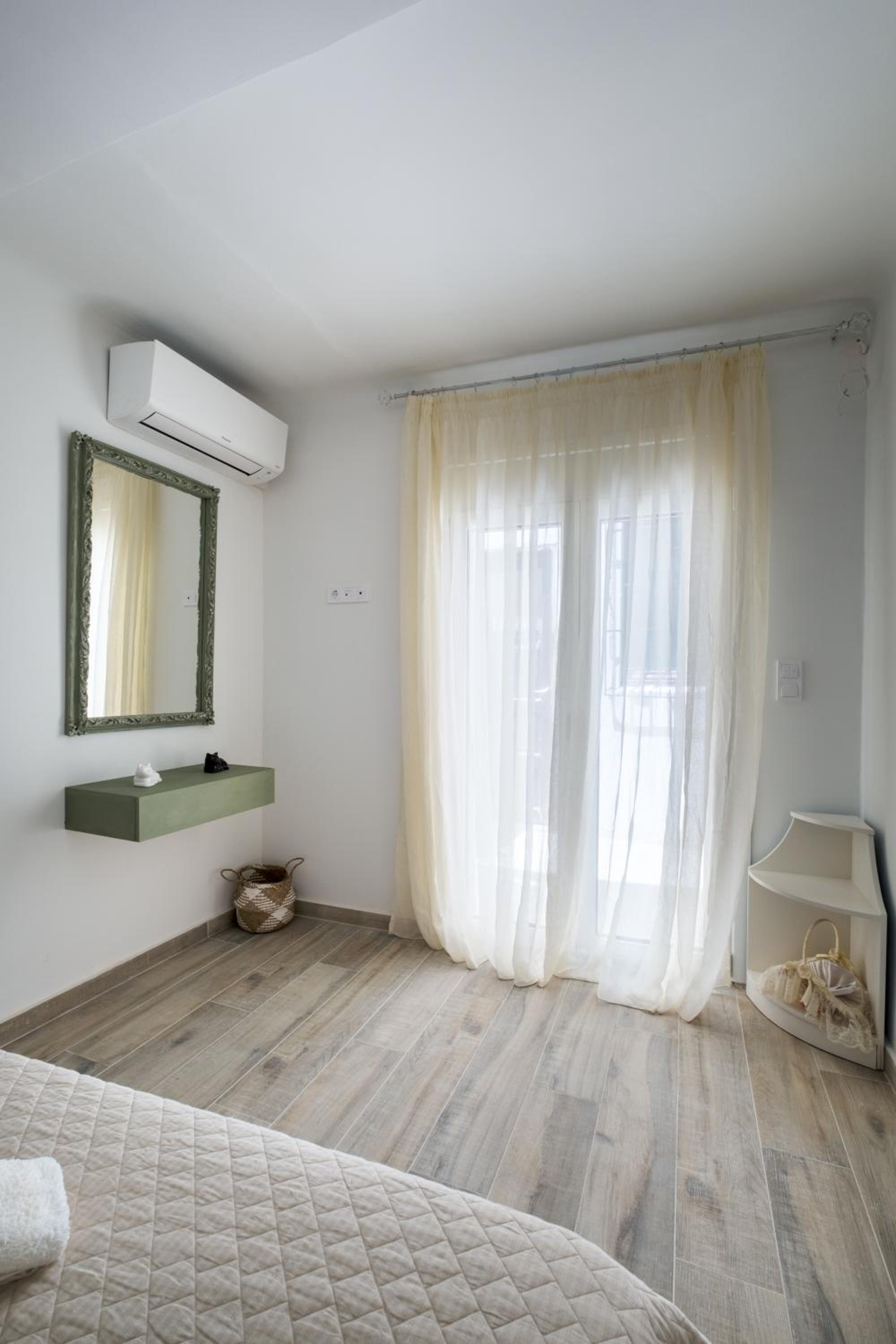 Piraiki Coastal Accommodation
