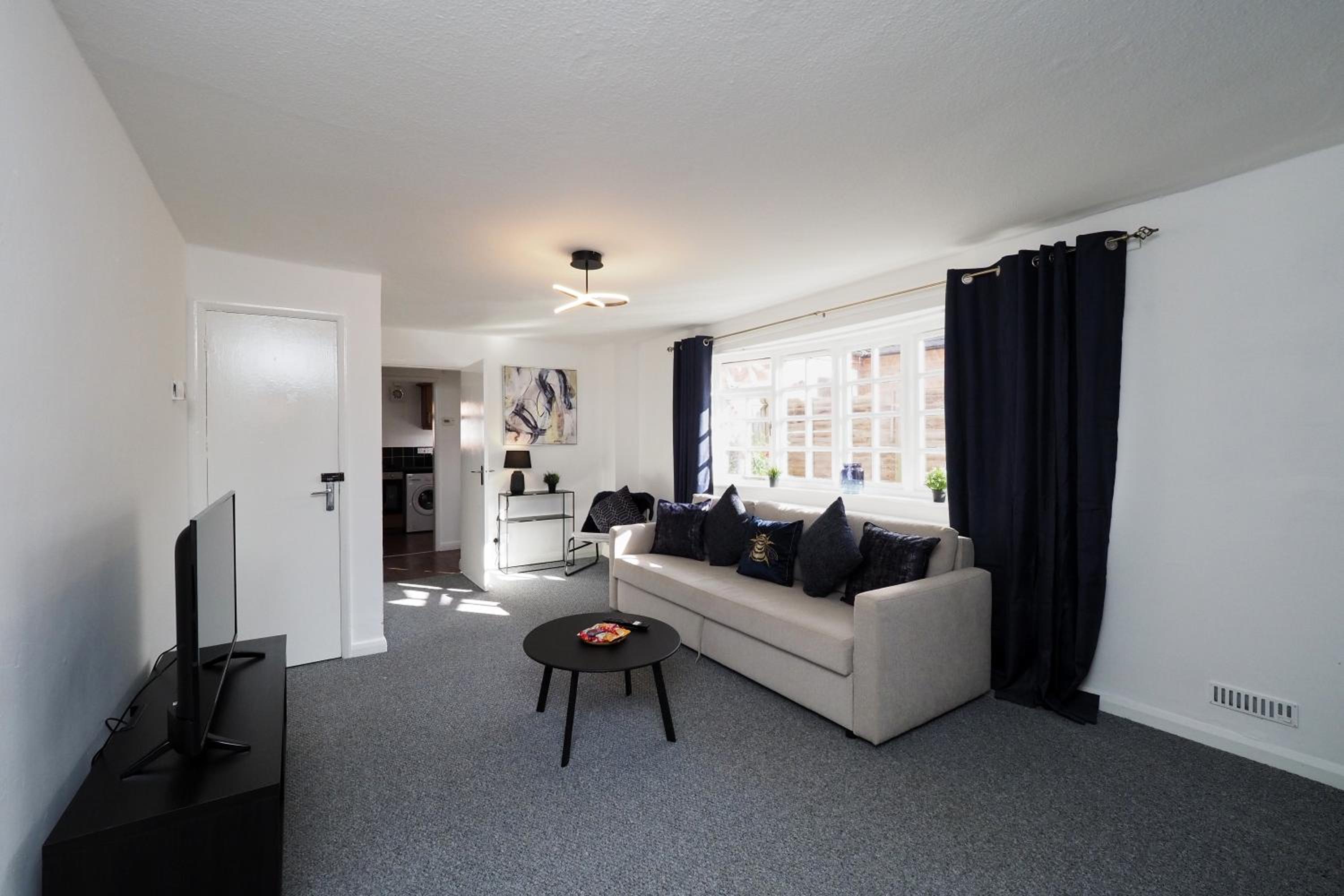 Home in Wellesbourne - Contractors - Families - Reduced Rates view 2
