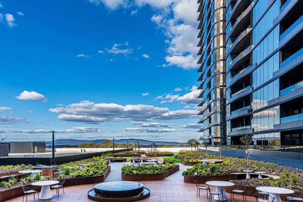 Top Floor Mountain View Luxury Rental Unit in SkyGarden Glen