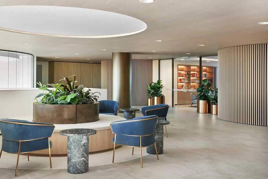 Top Floor Mountain View Luxury Rental Unit in SkyGarden Glen