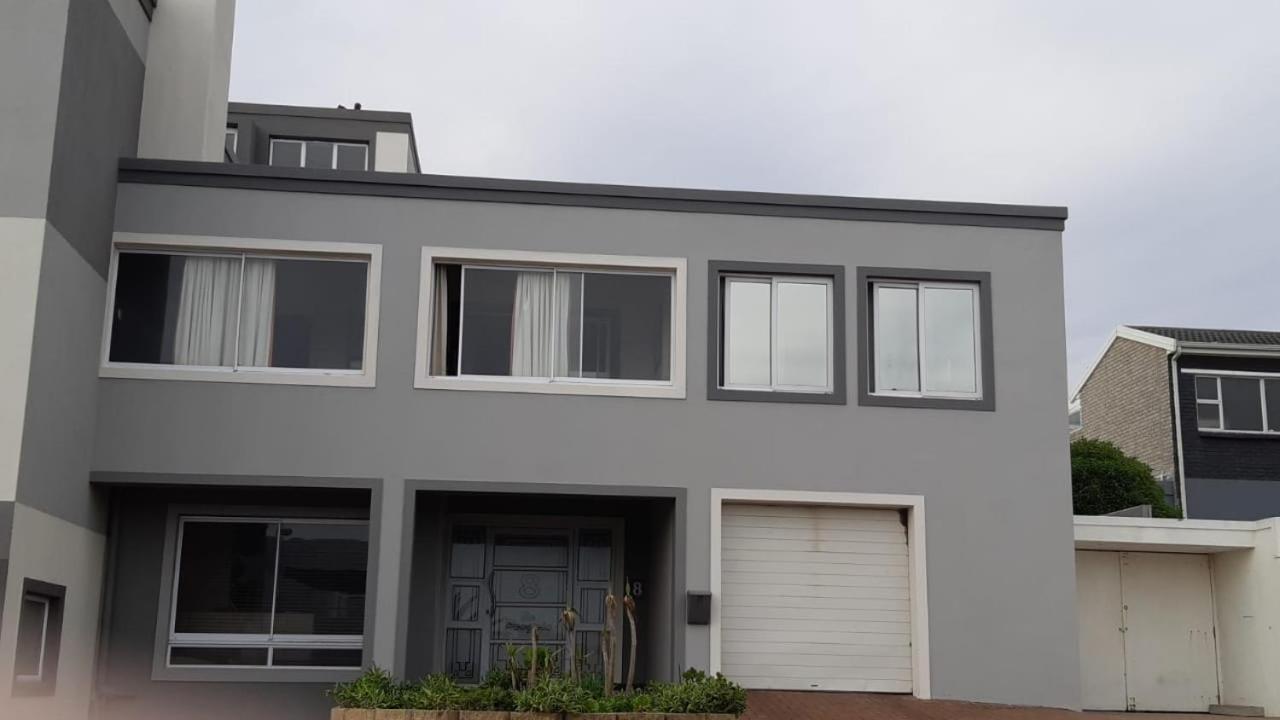 Stunning apartment with ocean views and Table Mountain view 5