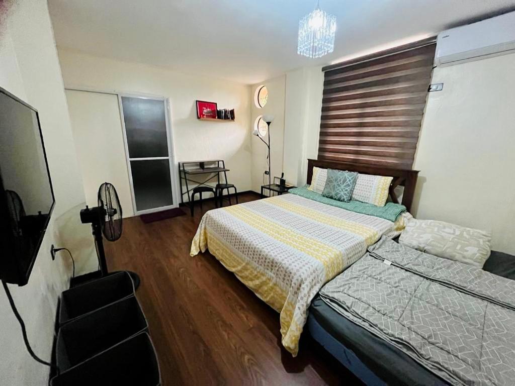 Tagaytay Swiss cabin Netflix/Wifi/Parking view 3