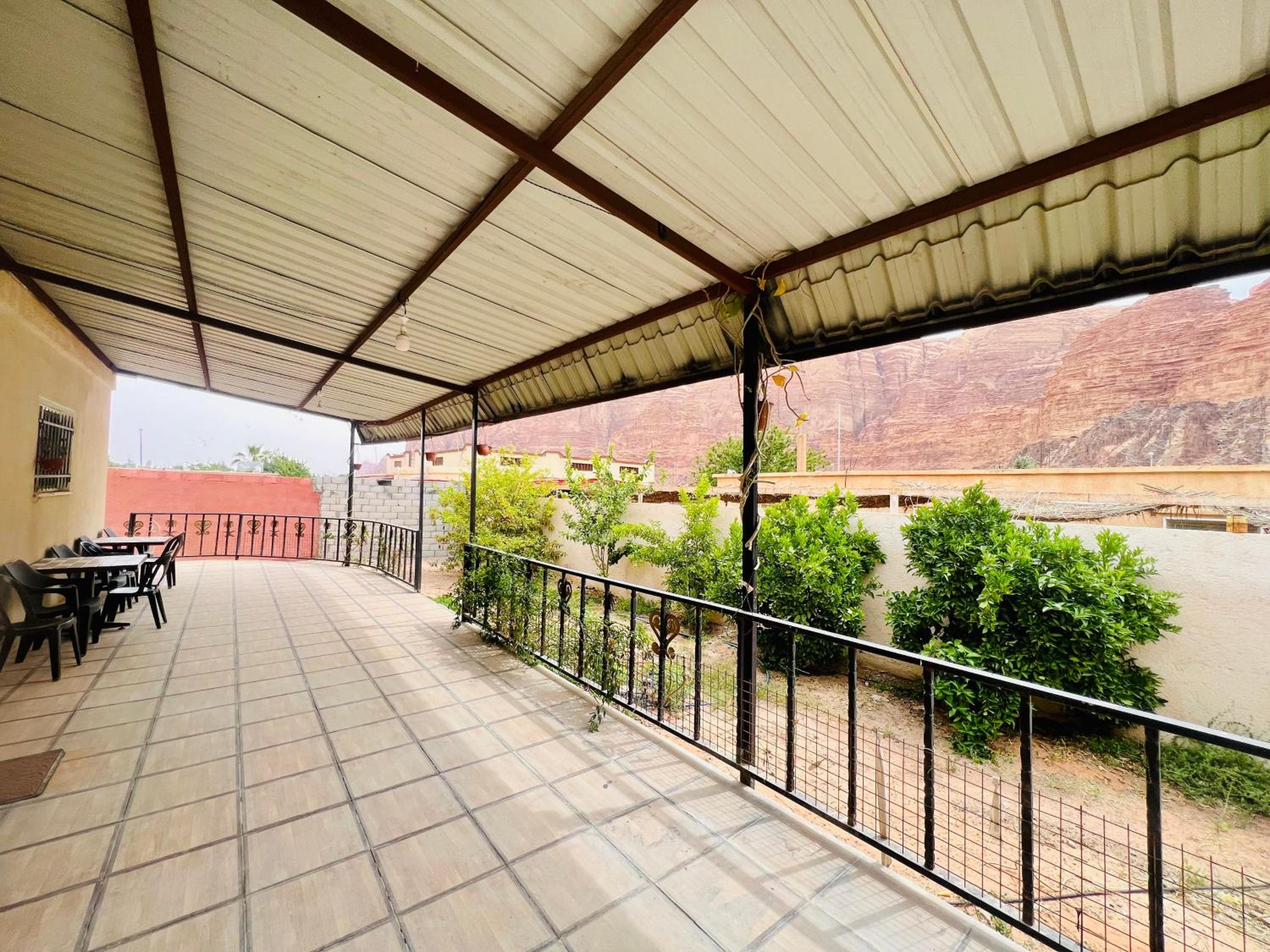 Wadi rum village bed and breakfast view 3