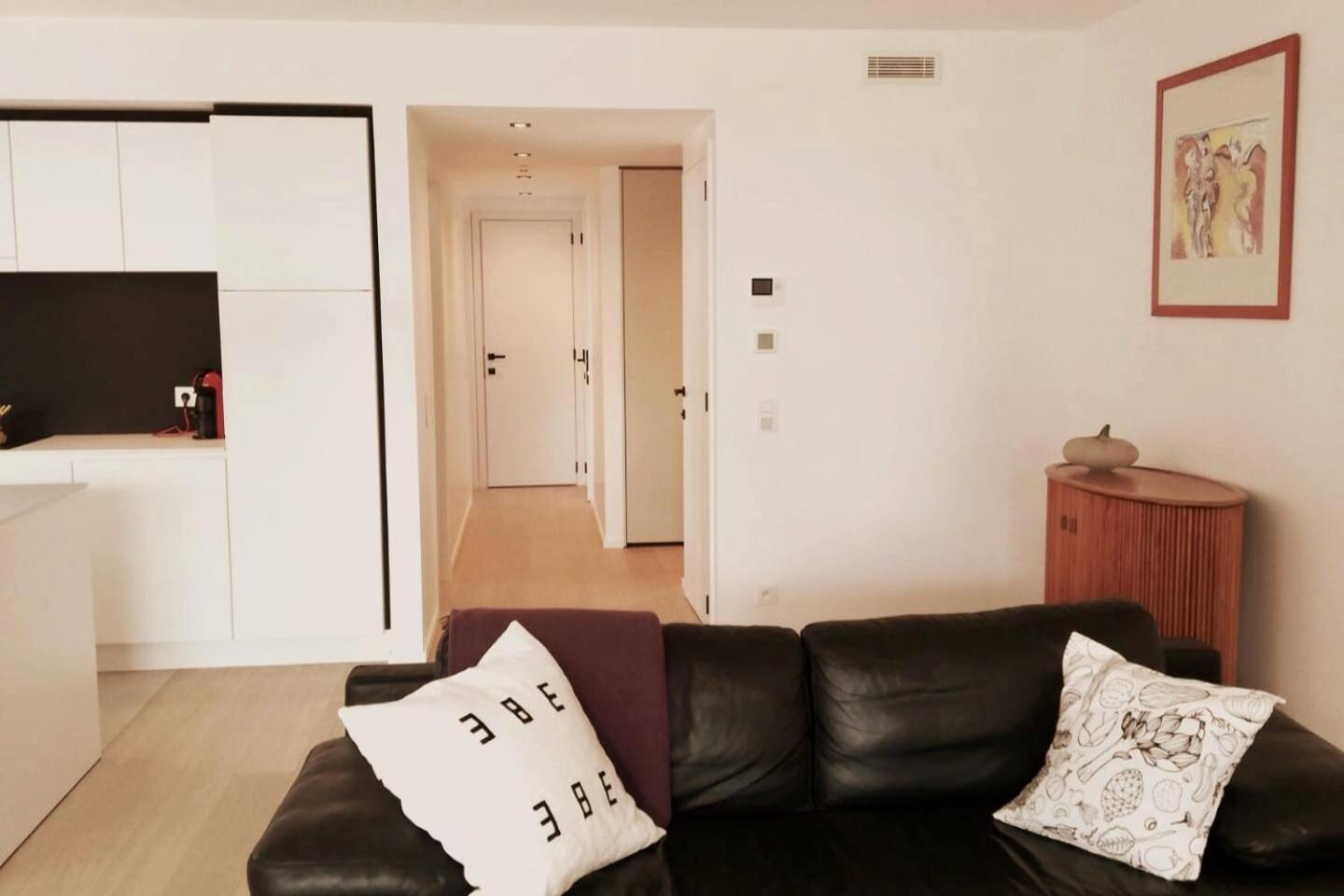 Luxueus & nieuw 2-slaapkamerappartement met garage