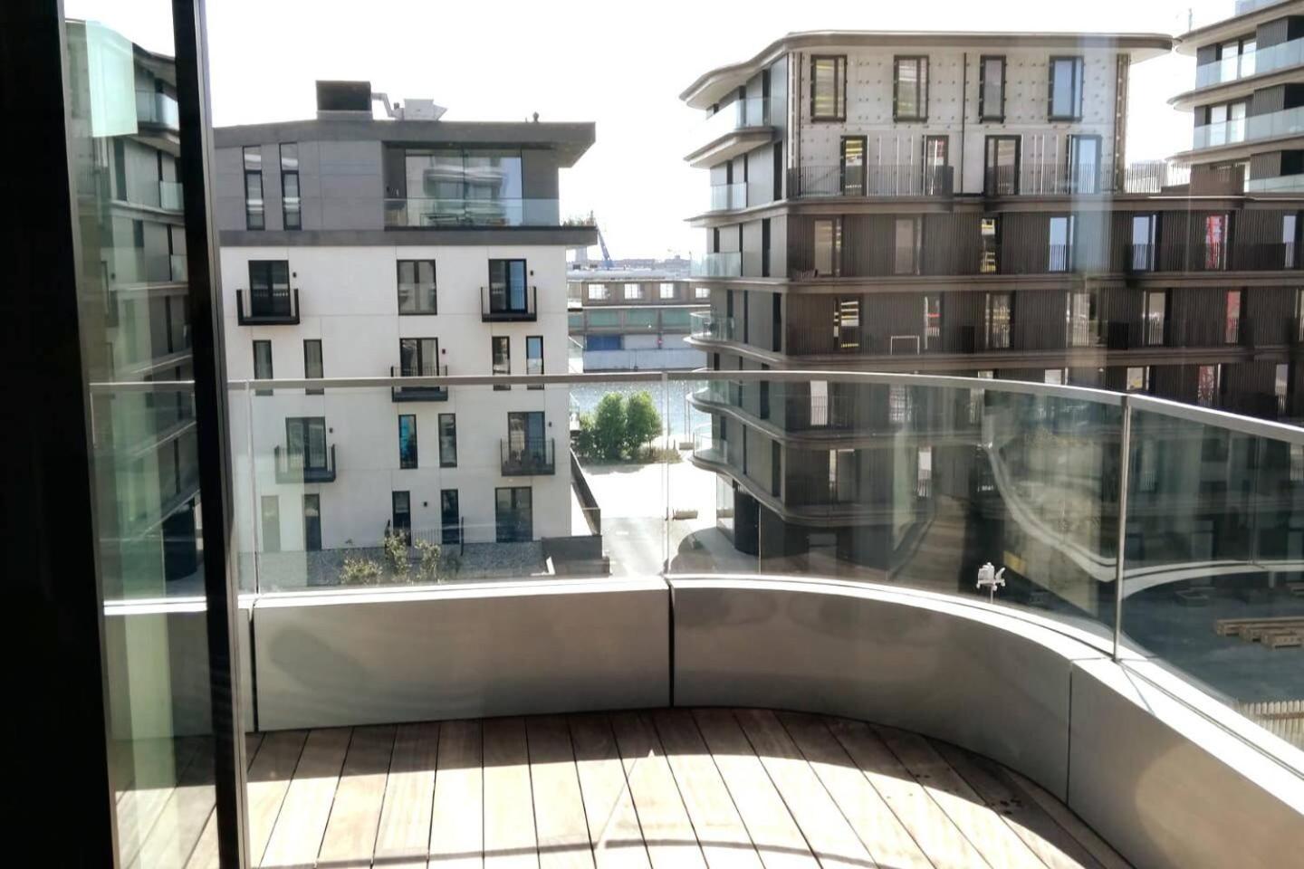 Luxueus & nieuw 2-slaapkamerappartement met garage