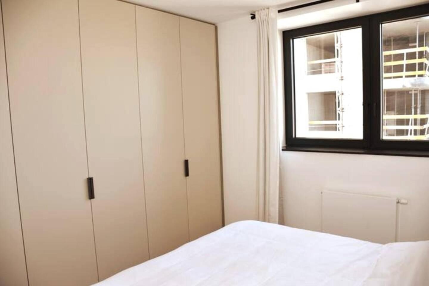 Luxueus & nieuw 2-slaapkamerappartement met garage