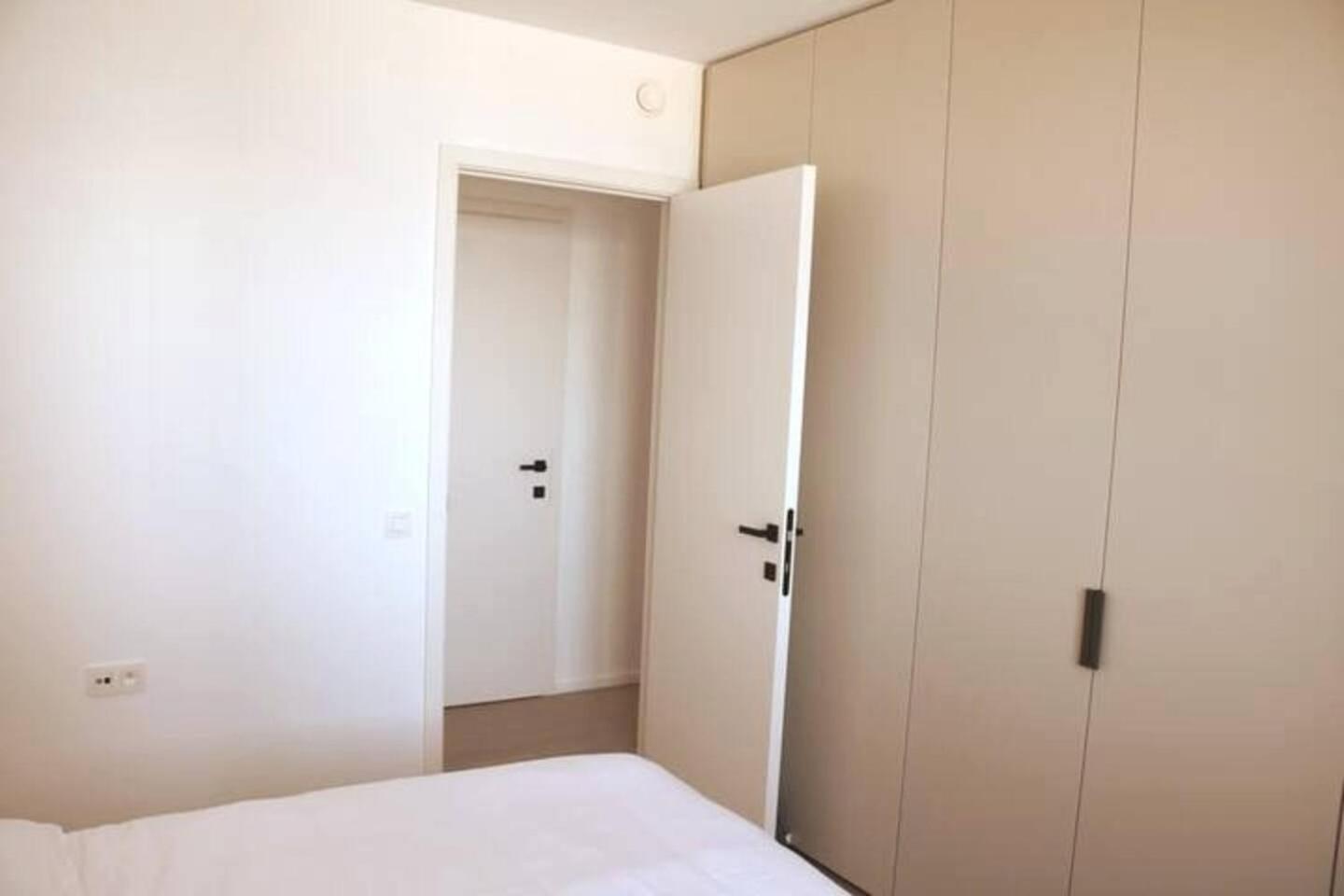 Luxueus & nieuw 2-slaapkamerappartement met garage