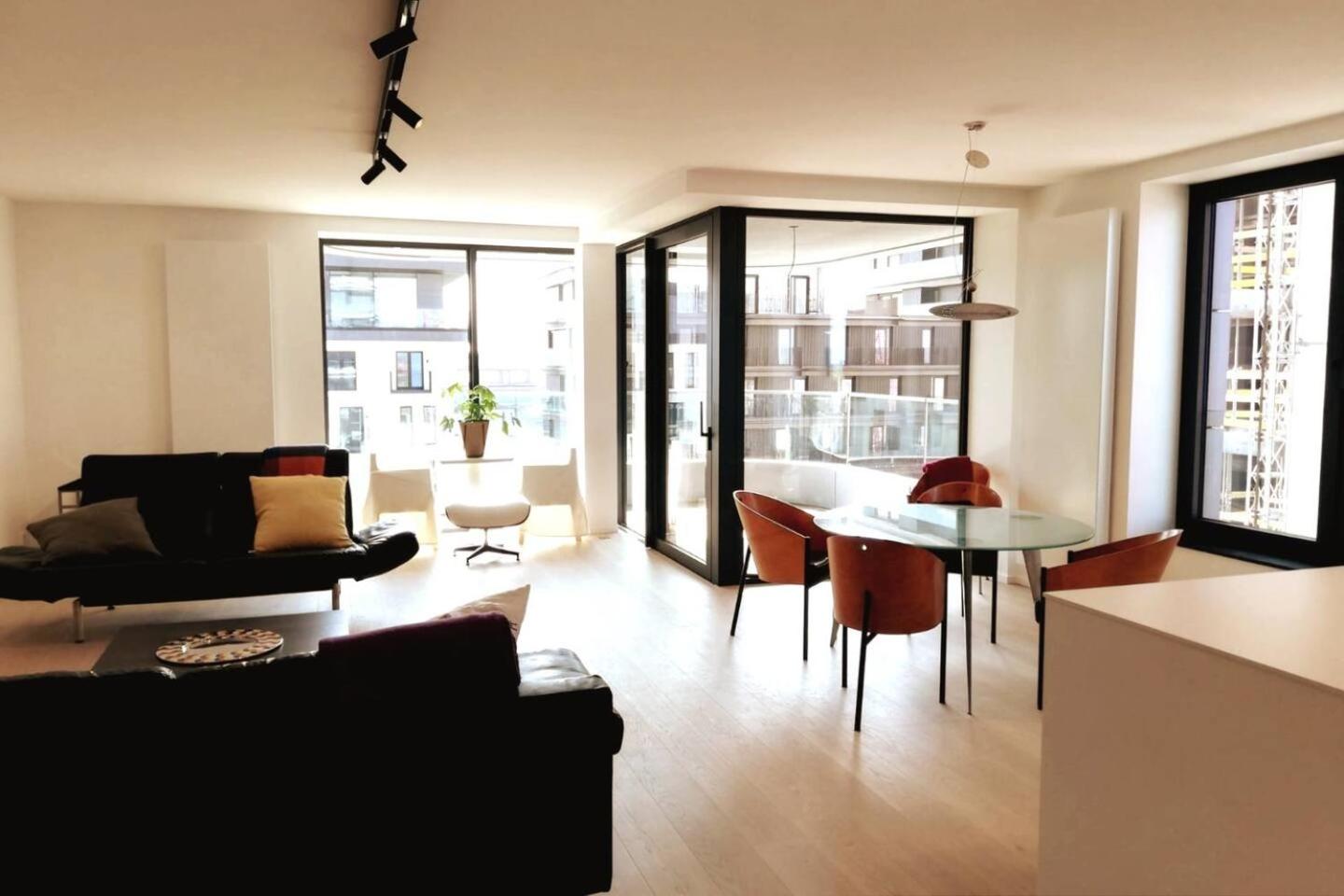 Luxueus & nieuw 2-slaapkamerappartement met garage