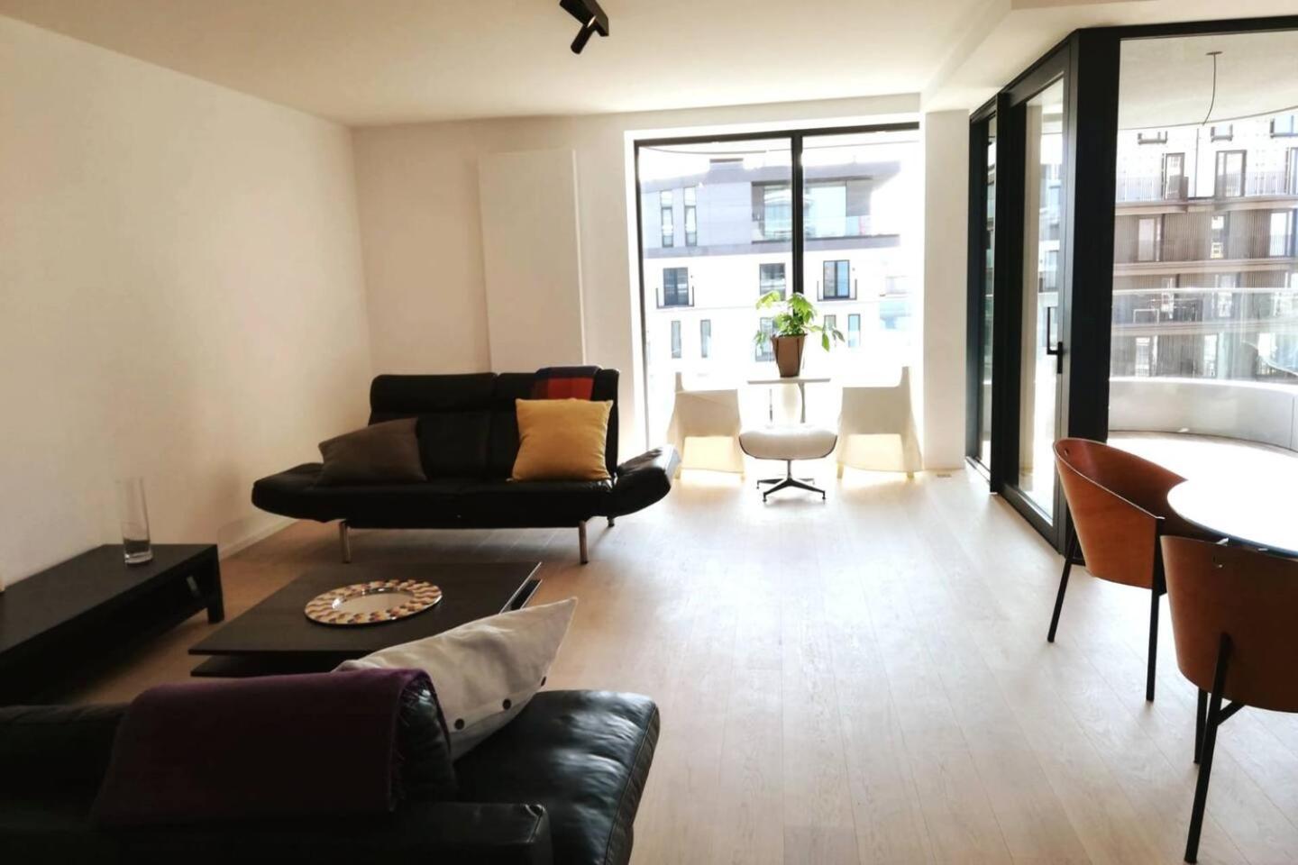 Luxueus & nieuw 2-slaapkamerappartement met garage