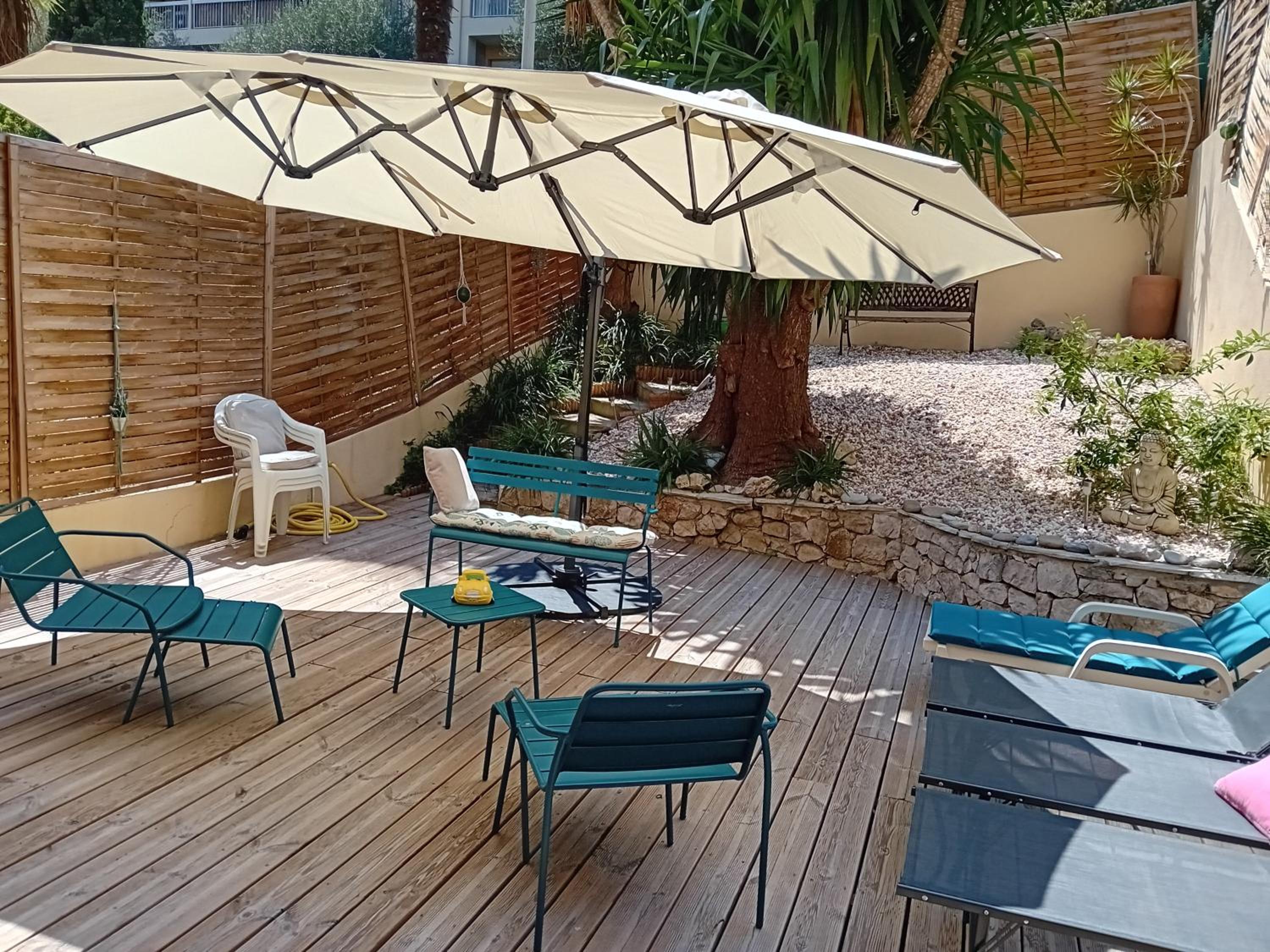 NICE- GAIRAUT - JARDIN PRIVE- GRAND F1 LUMINEUX-Piscine Collective photo 3