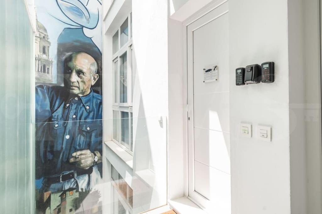 Art & Arena Suite Picasso-Inspired REMS