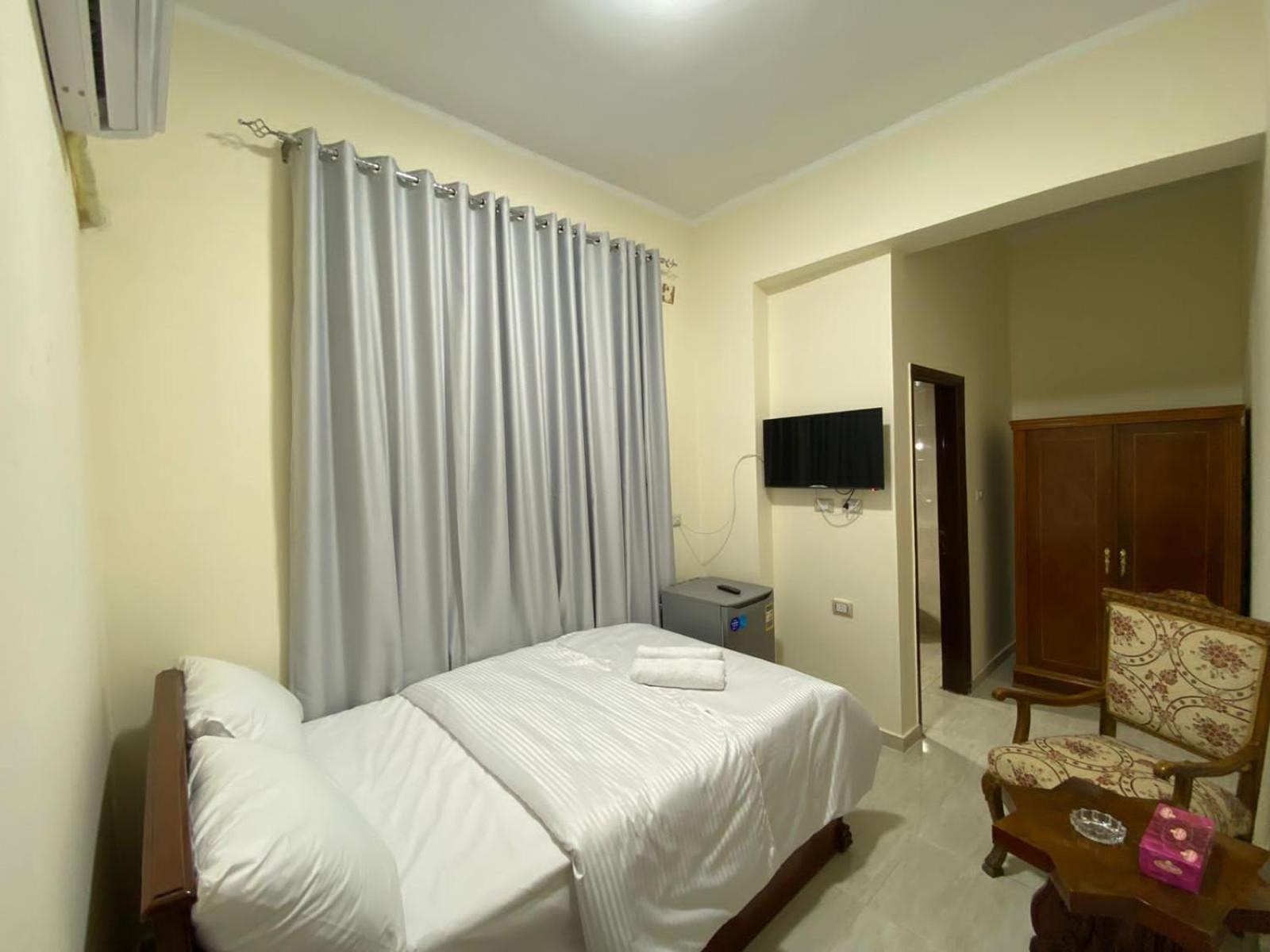 Sneferu Hotel