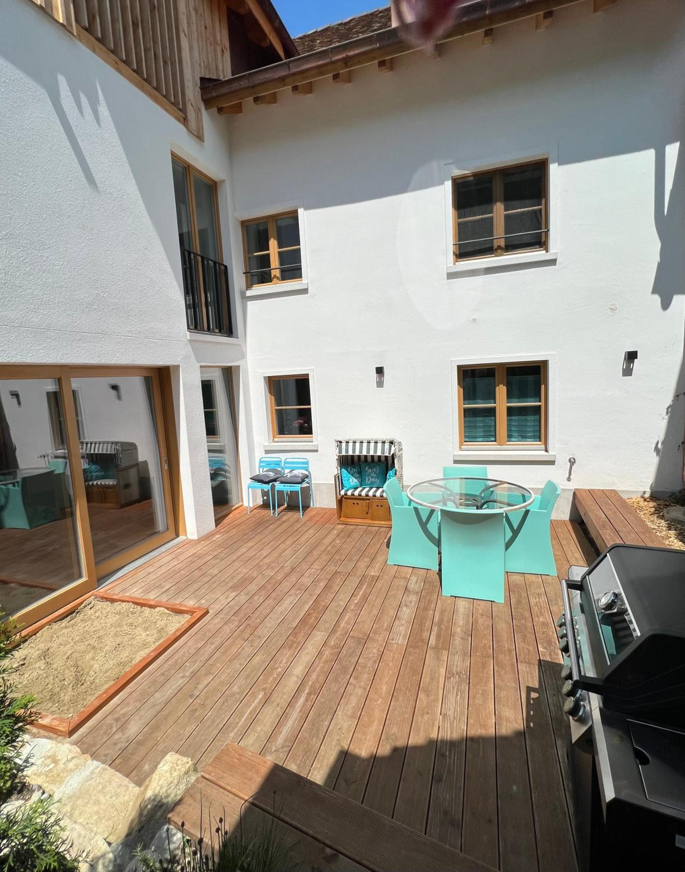 MARYS family friendly Apartments,VISIT RHINE FALLS for FREE if you stay 2 nights, SOHO 95m2 2-Bedrooms 2nd floor & SOUTH BEACH 105m2 3-Bedrooms & LOFT 115m