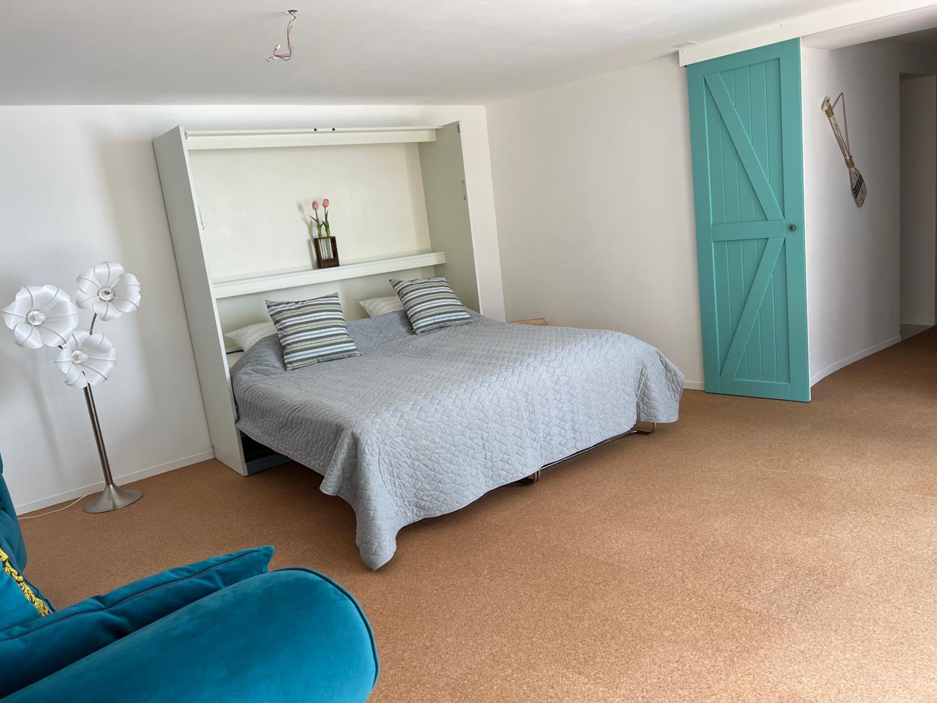 MARYS family friendly Apartments,VISIT RHINE FALLS for FREE if you stay 2 nights, SOHO 95m2 2-Bedrooms 2nd floor & SOUTH BEACH 105m2 3-Bedrooms & LOFT 115m