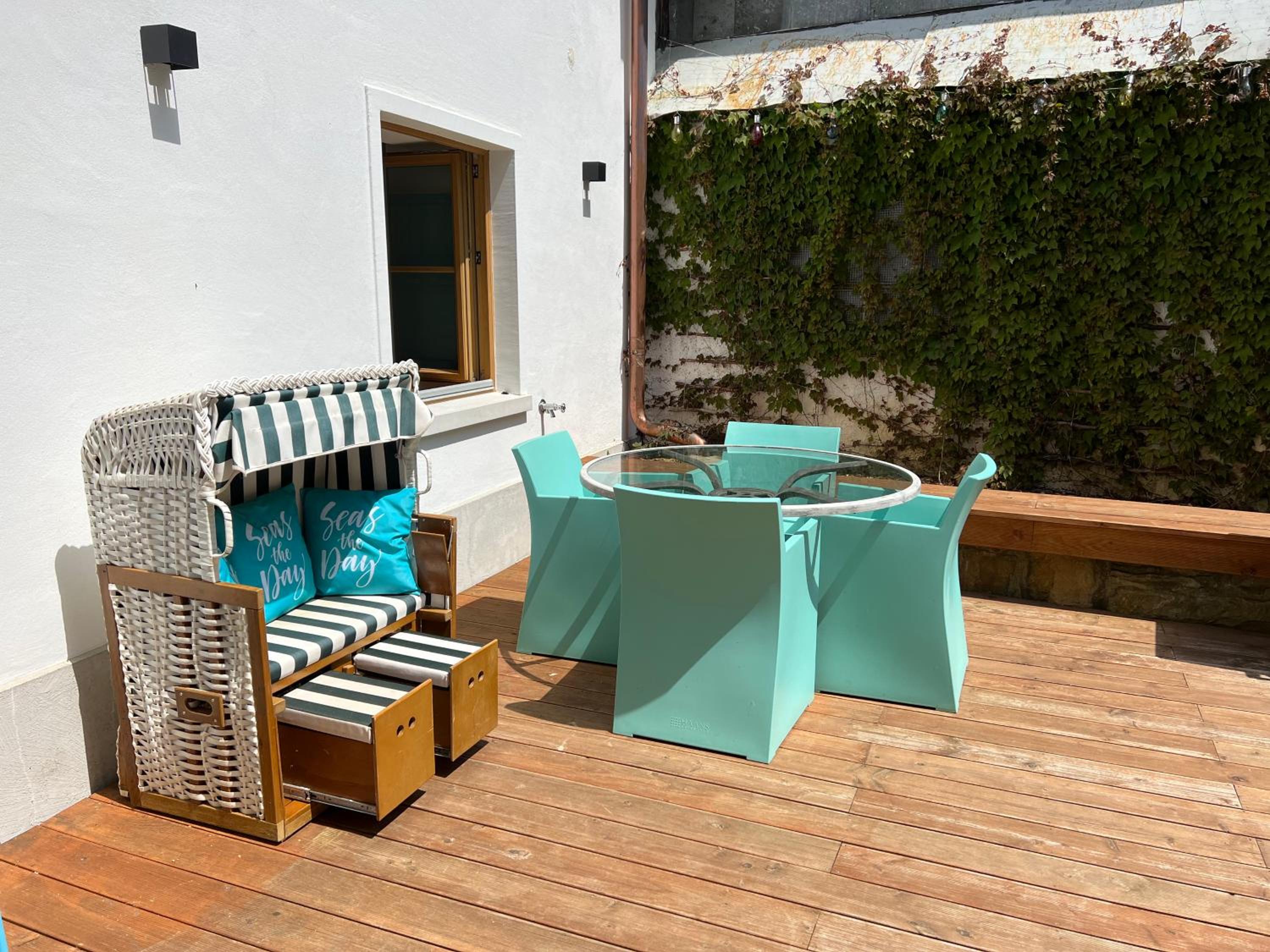 MARYS family friendly Apartments,VISIT RHINE FALLS for FREE if you stay 2 nights, SOHO 95m2 2-Bedrooms 2nd floor & SOUTH BEACH 105m2 3-Bedrooms & LOFT 115m