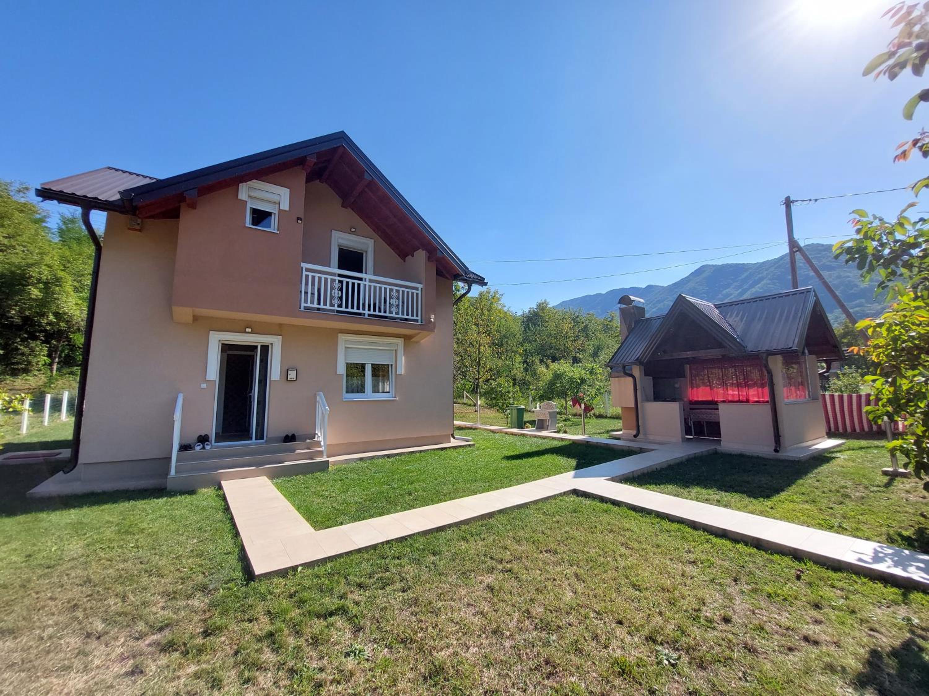 Kuća-Villa pored rijeke i jezera Čelebići Konjic