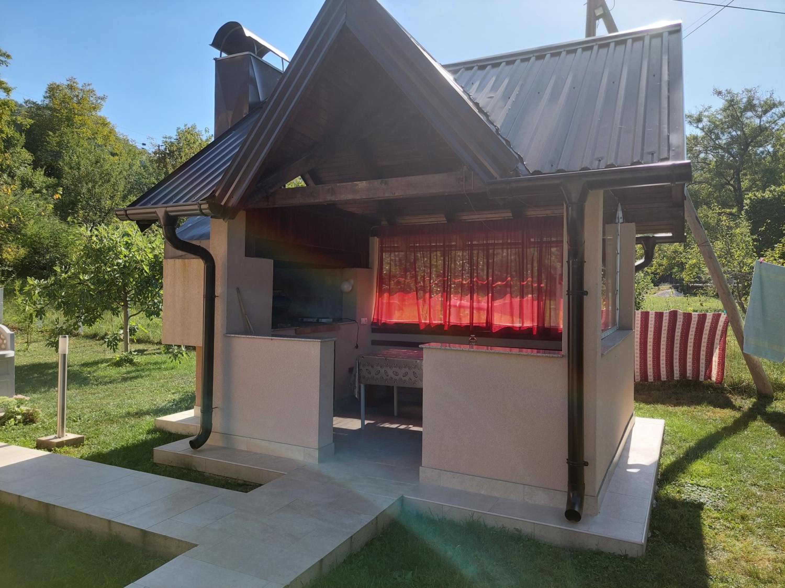 Kuća-Villa pored rijeke i jezera Čelebići Konjic