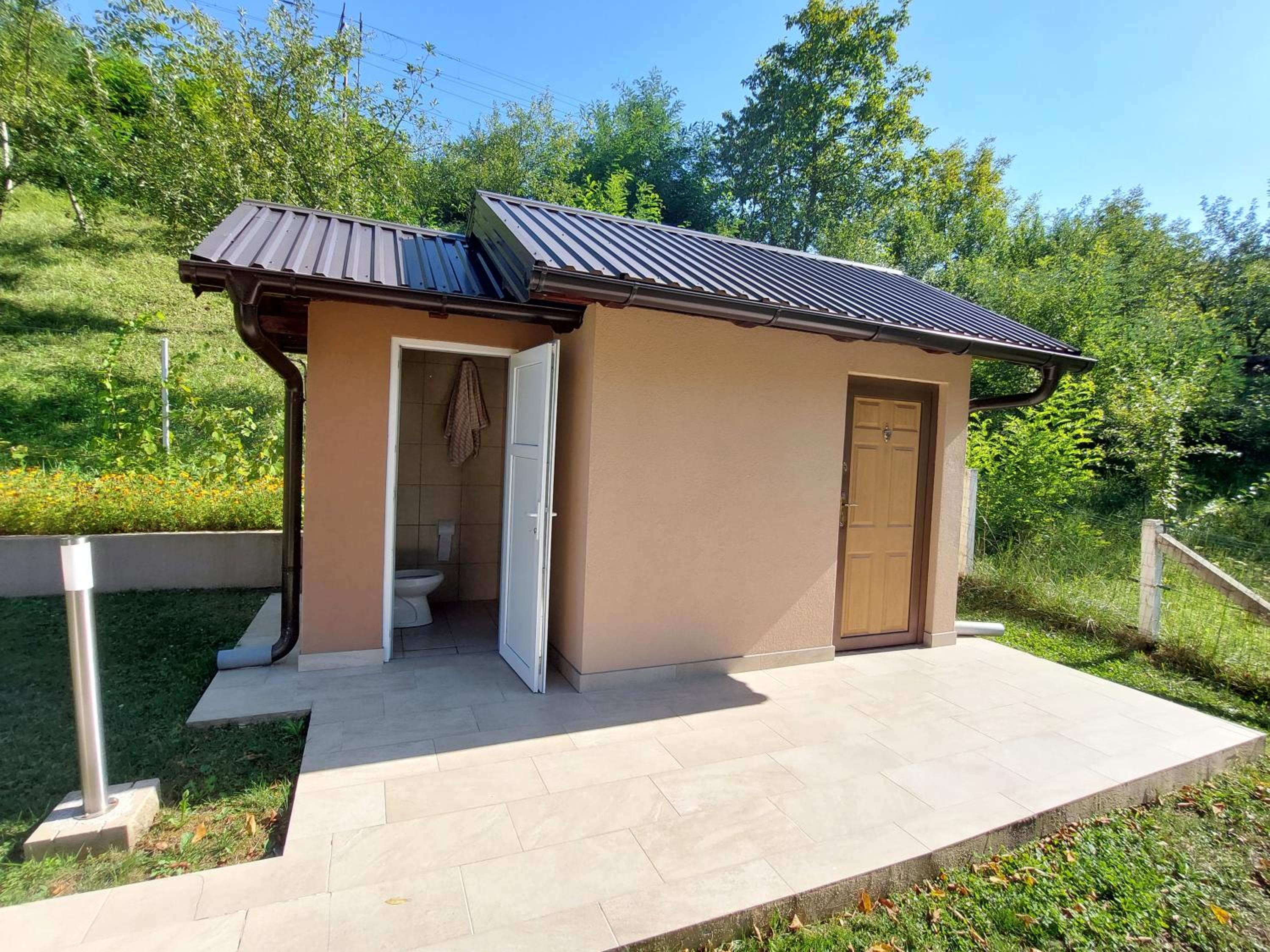 Kuća-Villa pored rijeke i jezera Čelebići Konjic