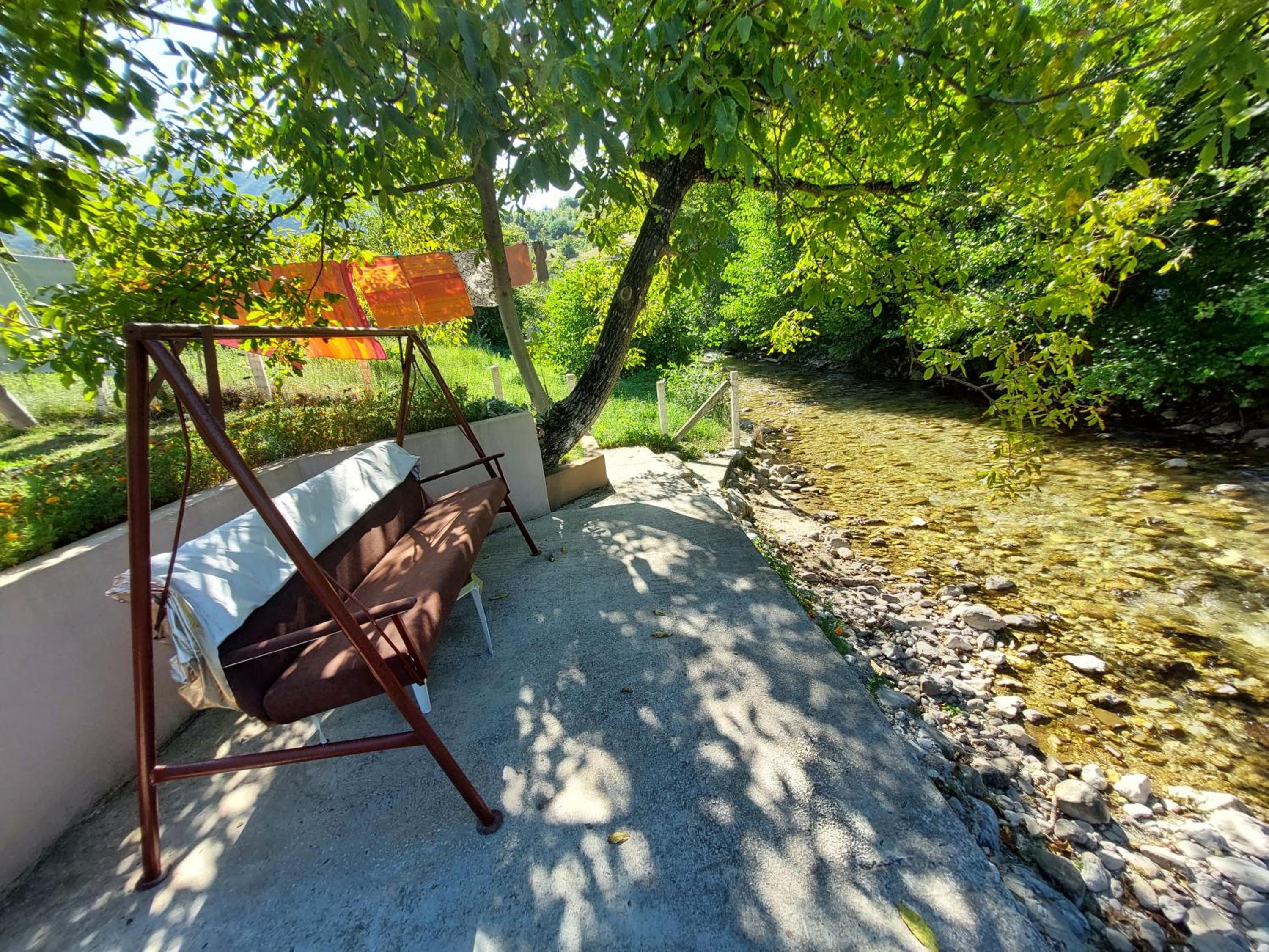 Kuća-Villa pored rijeke i jezera Čelebići Konjic