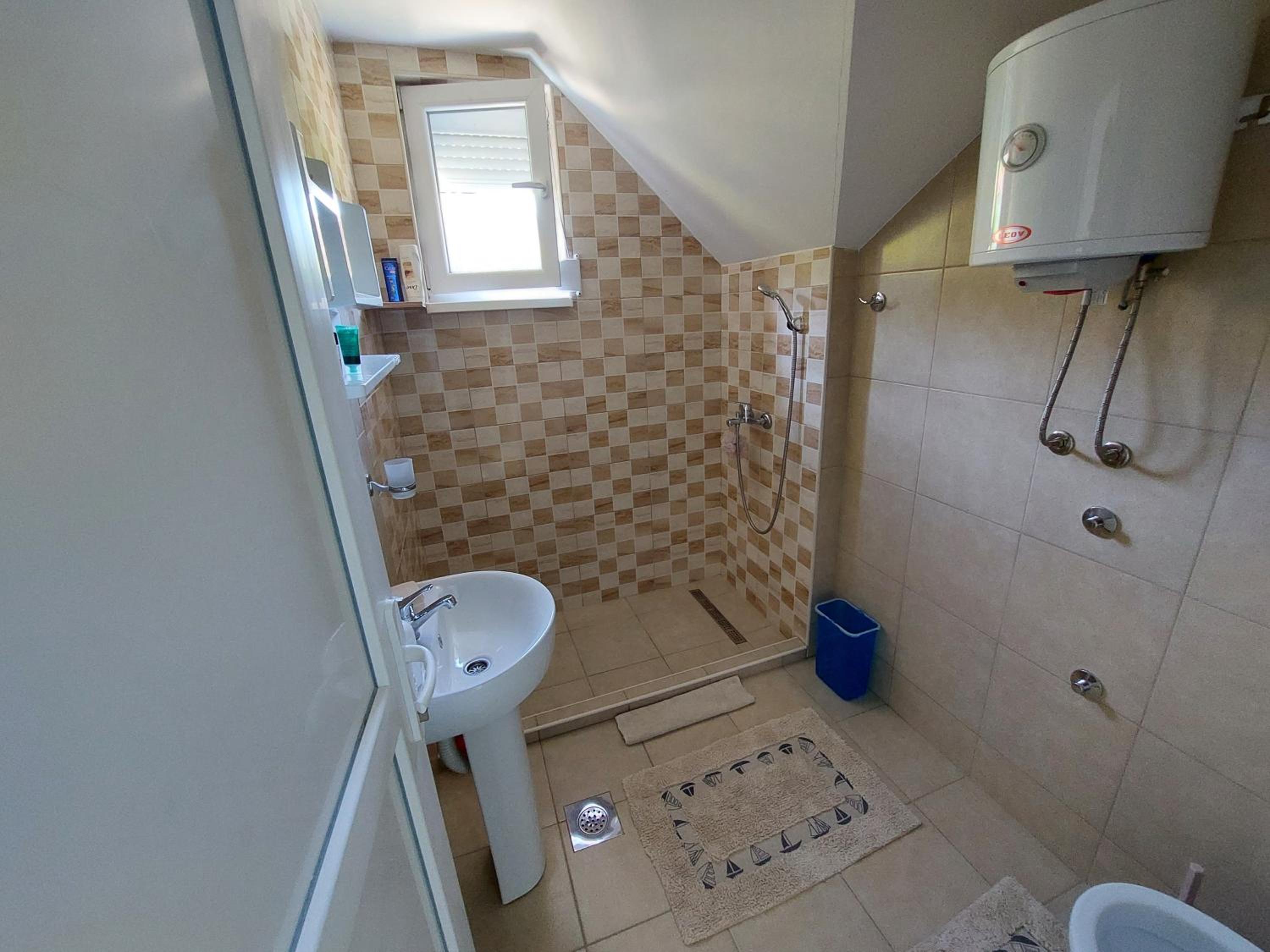 Kuća-Villa pored rijeke i jezera Čelebići Konjic