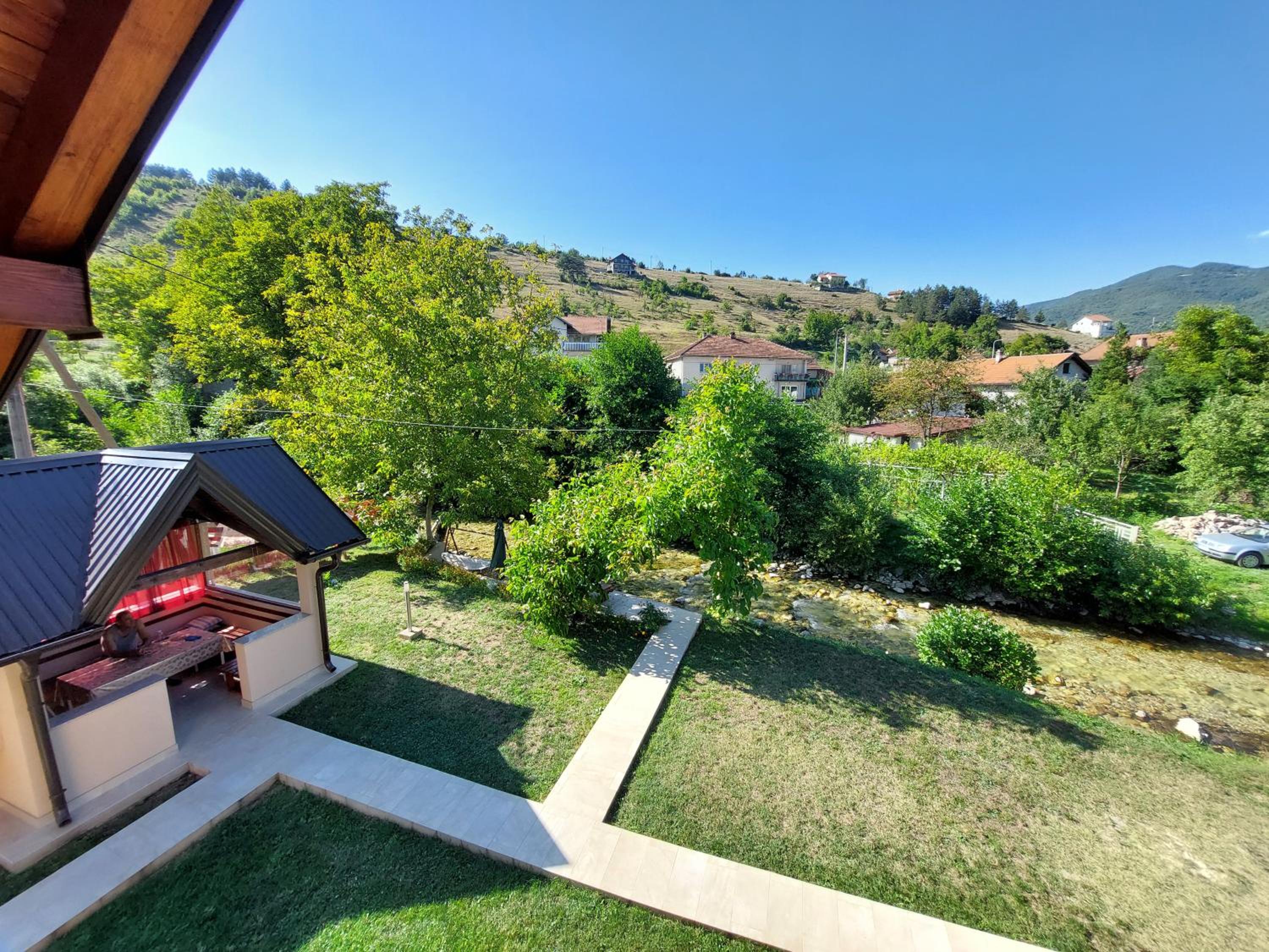 Kuća-Villa pored rijeke i jezera Čelebići Konjic