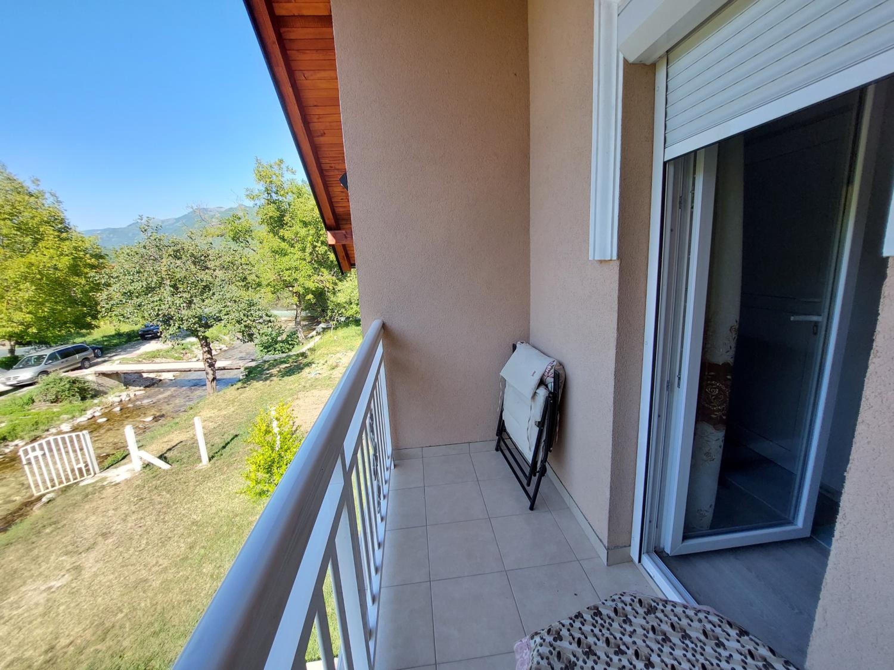 Kuća-Villa pored rijeke i jezera Čelebići Konjic