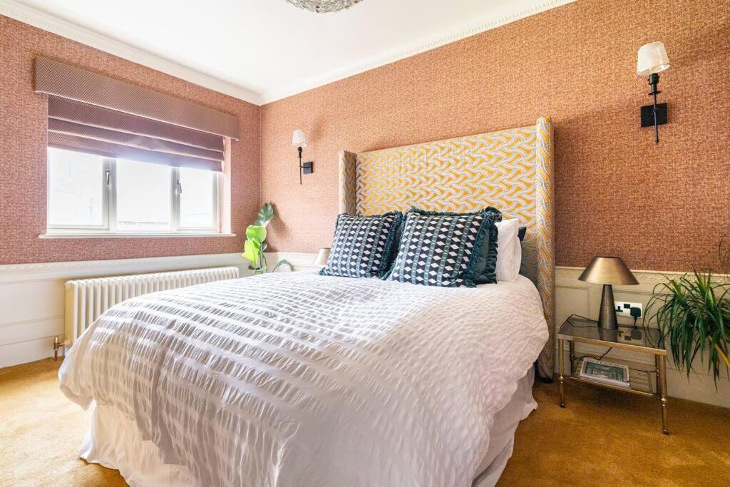 Spacious 2 Bed Luxury Apartment