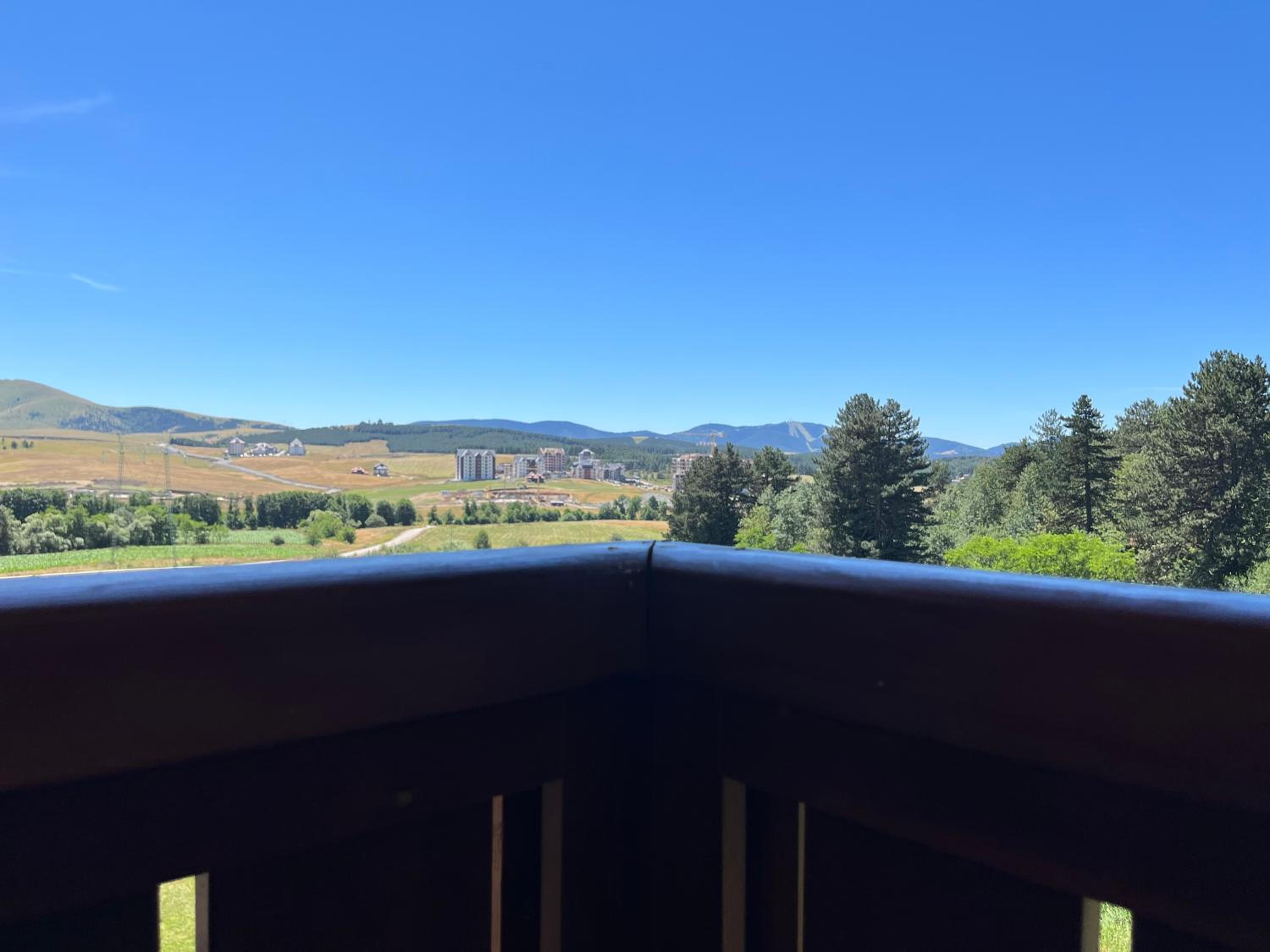 Pinewood Residence Premium Mountain View
