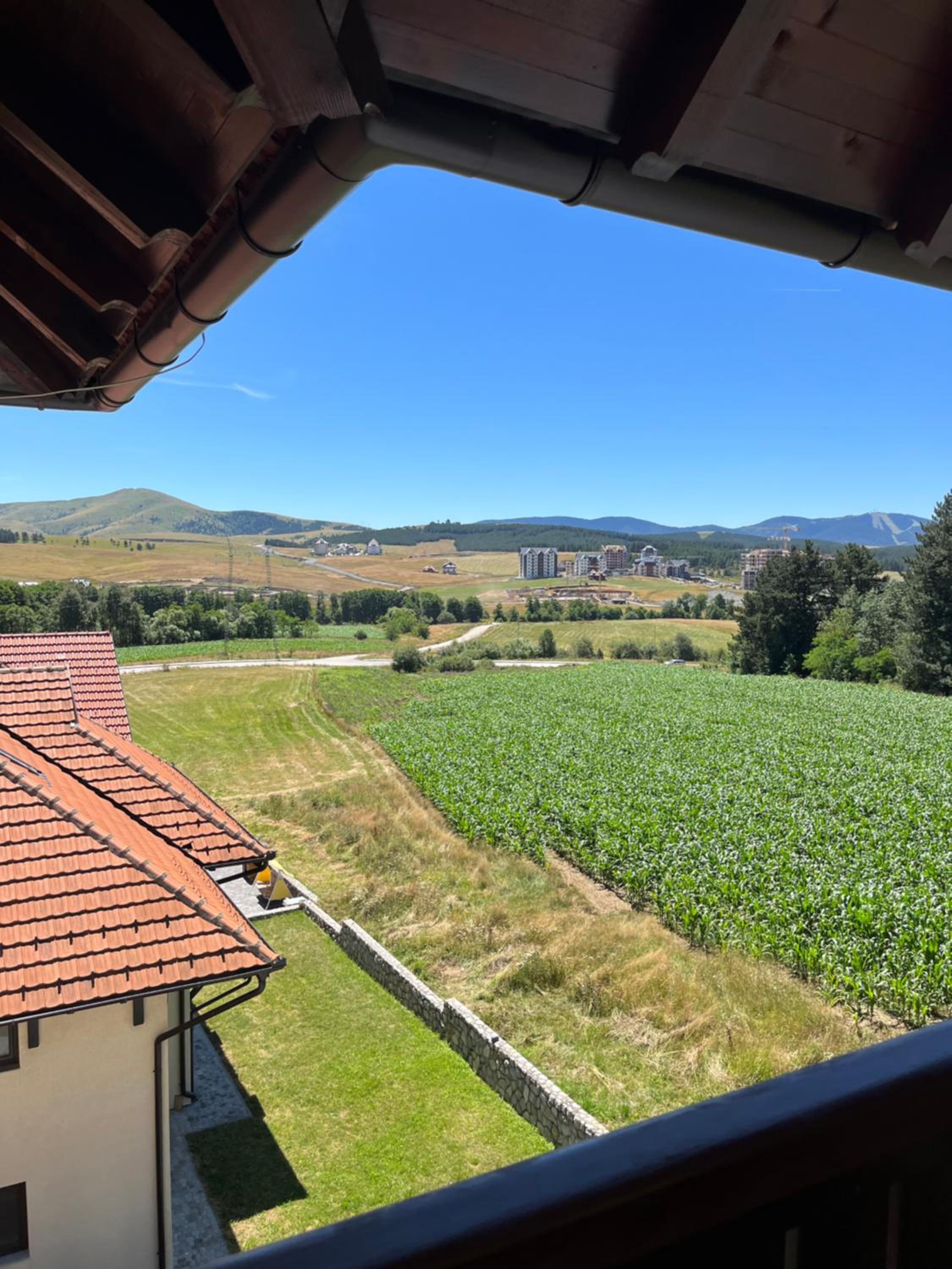Pinewood Residence Premium Mountain View