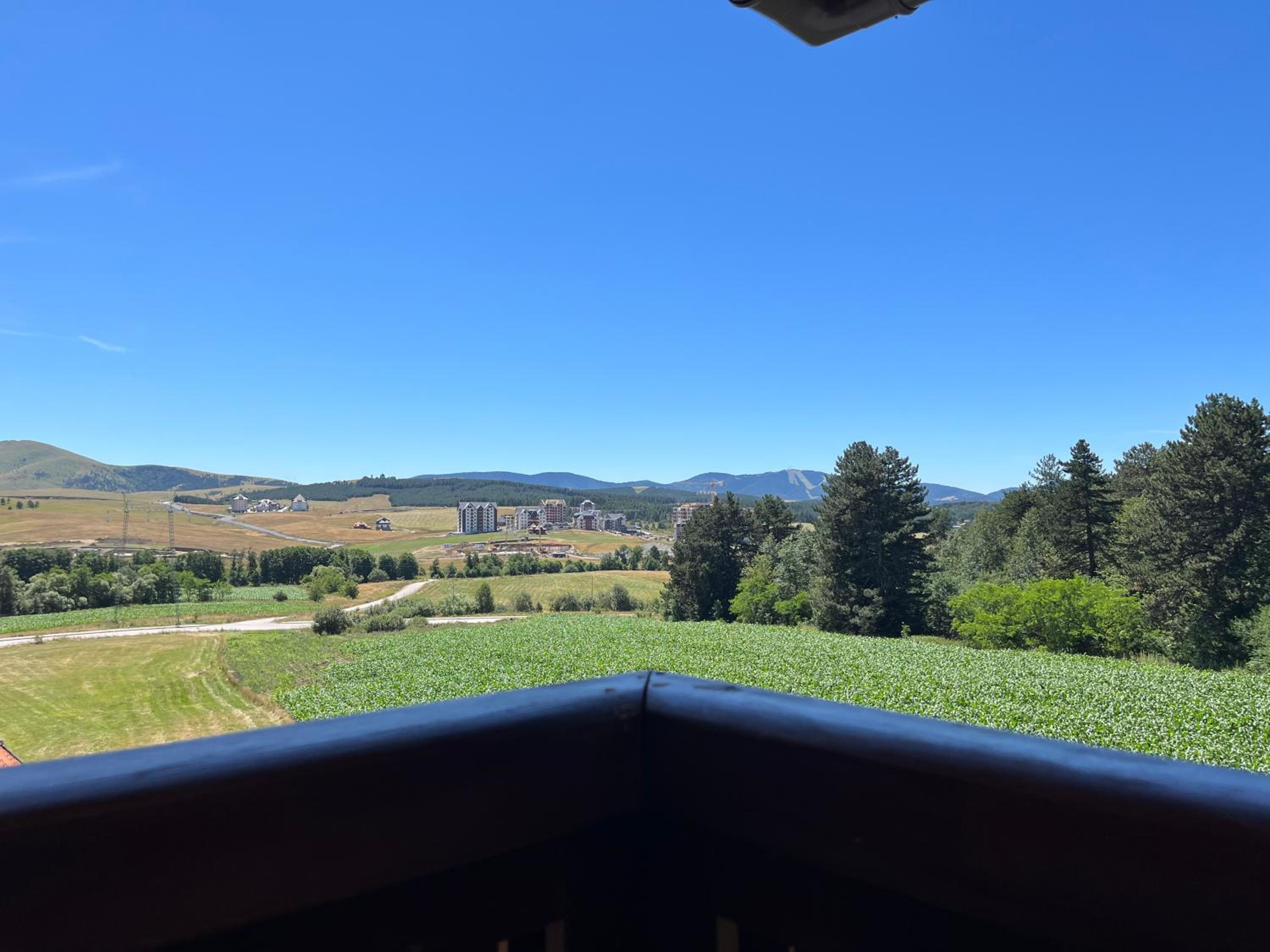 Pinewood Residence Premium Mountain View