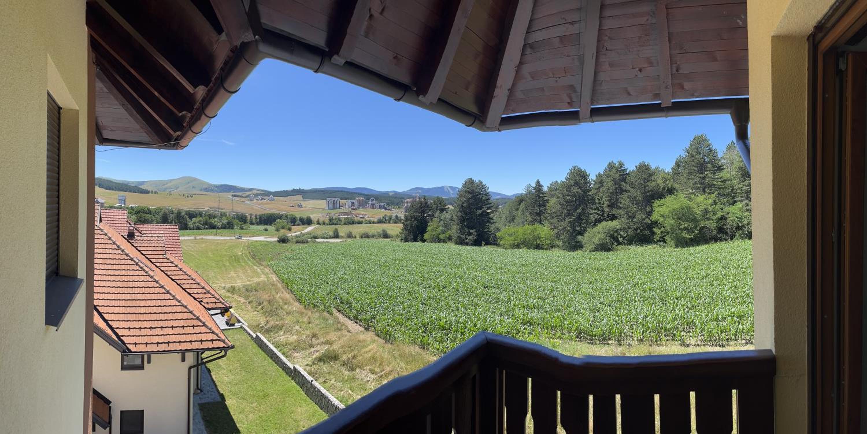 Pinewood Residence Premium Mountain View