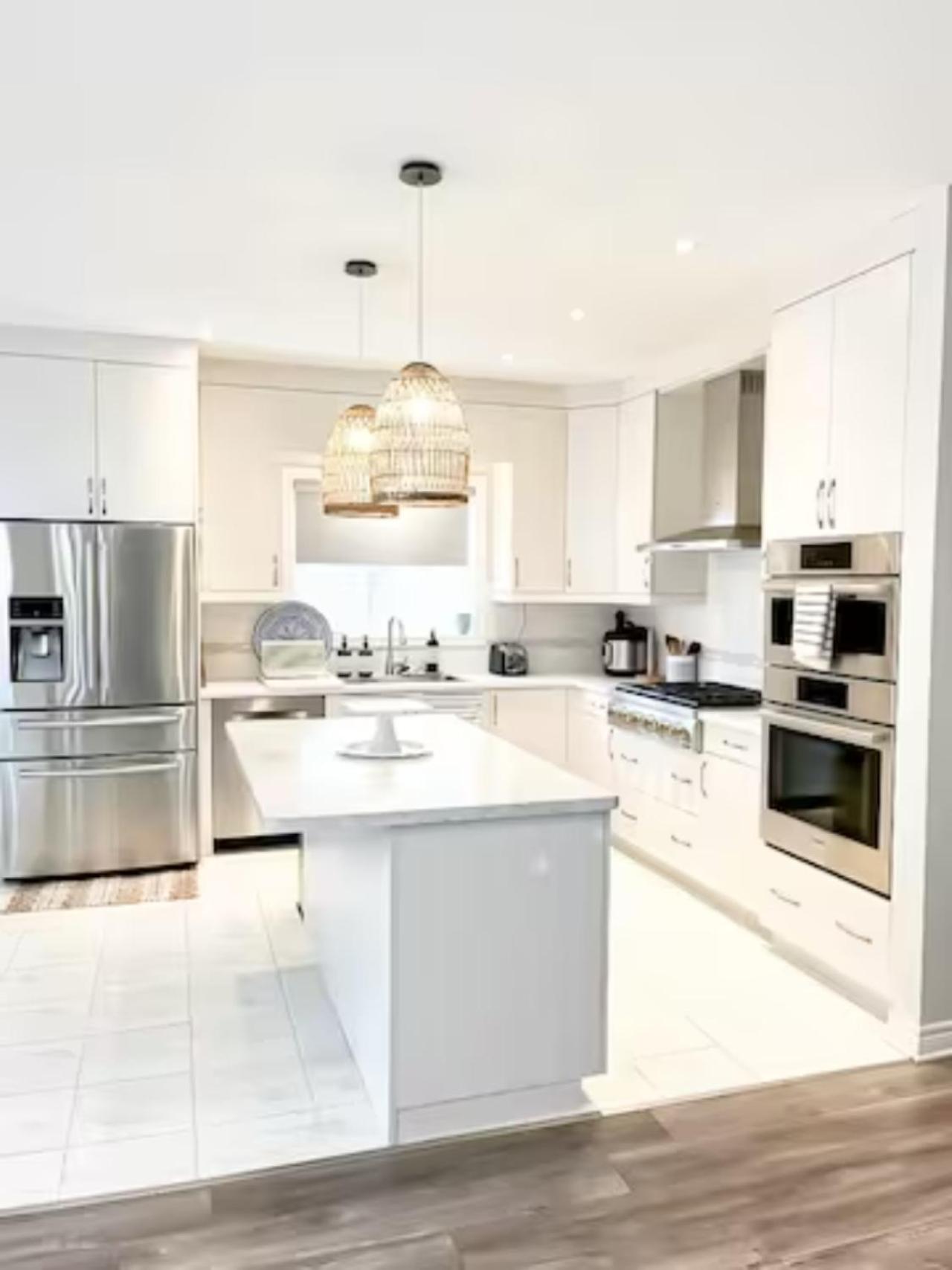 Inspired Stay close to Niagara *4B & 2King Beds*