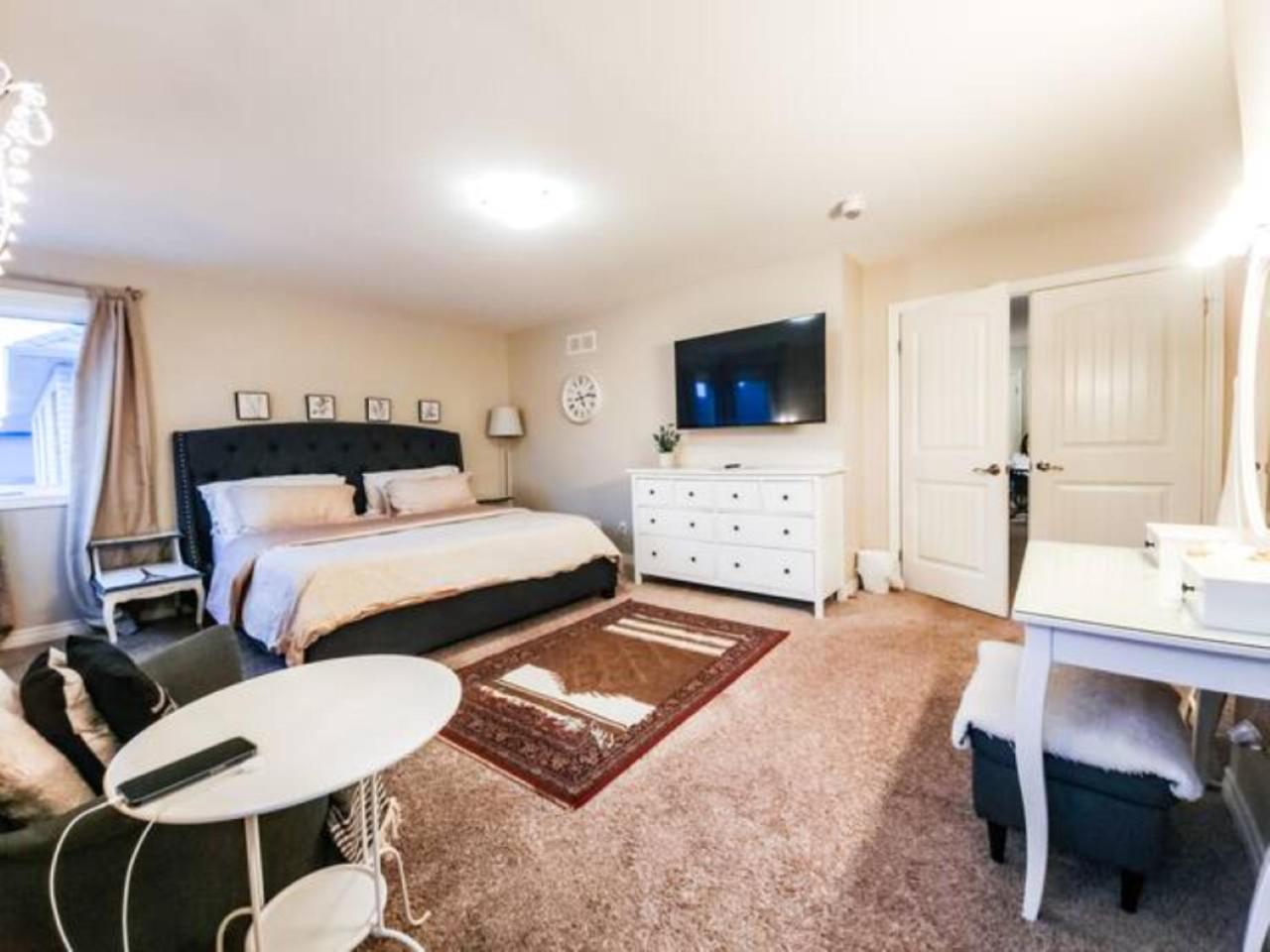 Inspired Stay close to Niagara *4B & 2King Beds*