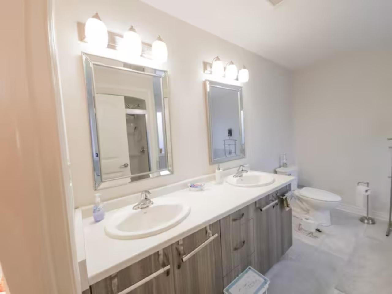 Inspired Stay close to Niagara *4B & 2King Beds*