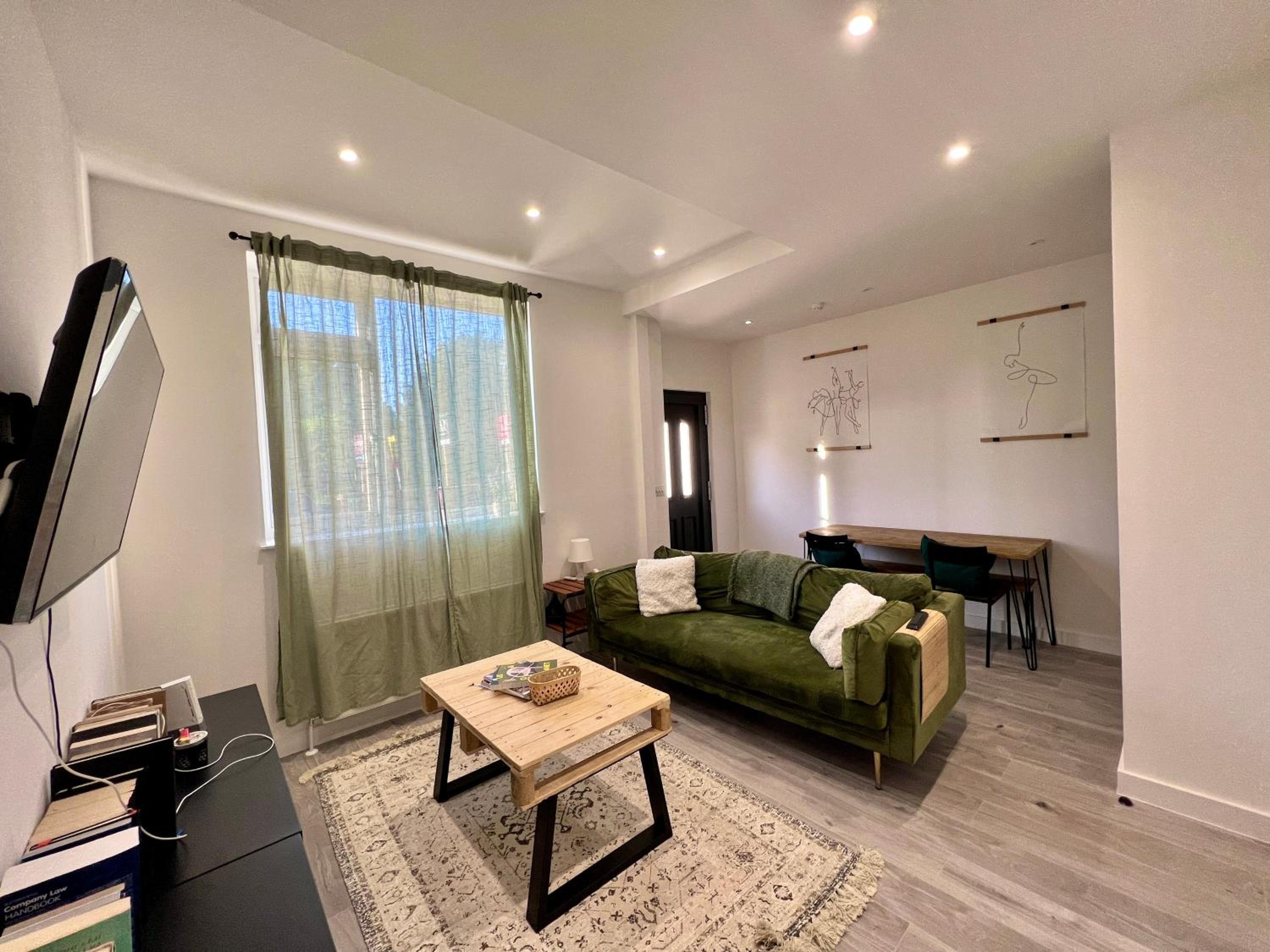 Lovely 1-bedroom flat with Patio