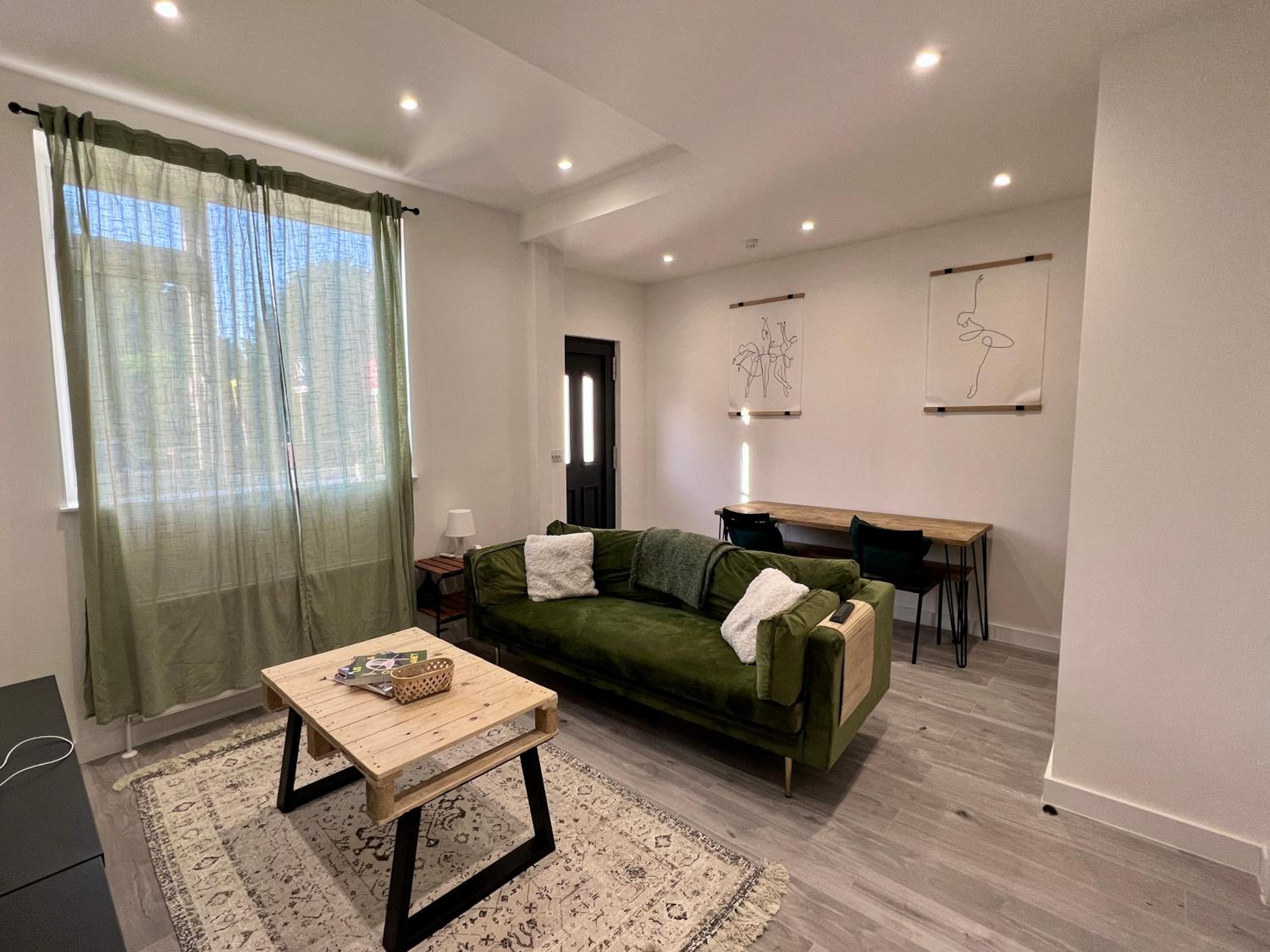 Lovely 1-bedroom flat with Patio
