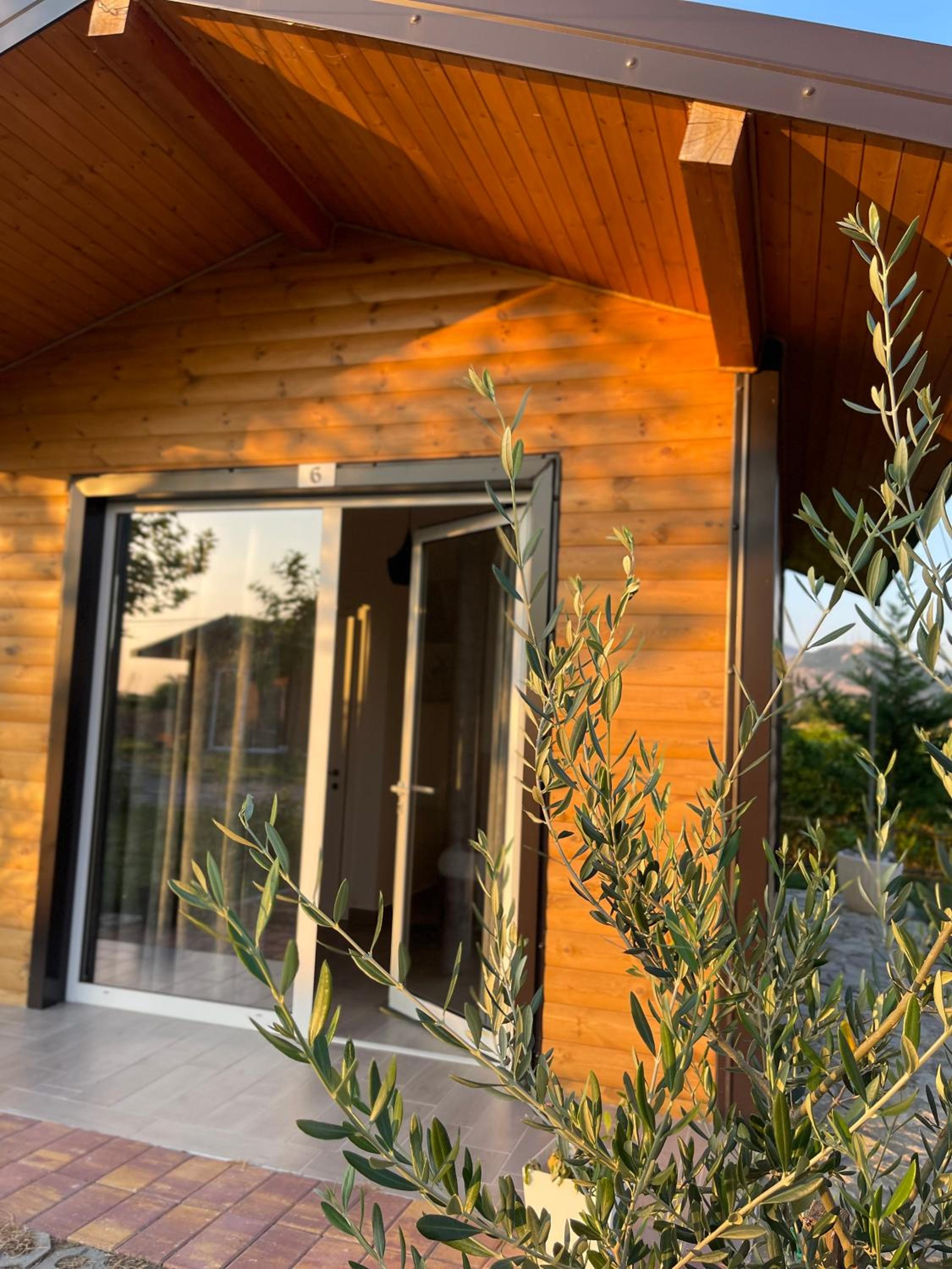 Natyra e Ishullit -Resort-