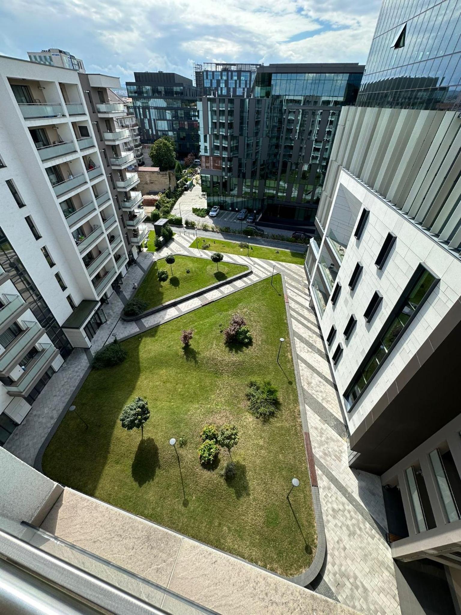 Kharisma Apartment-Free Parking-Ultracentral