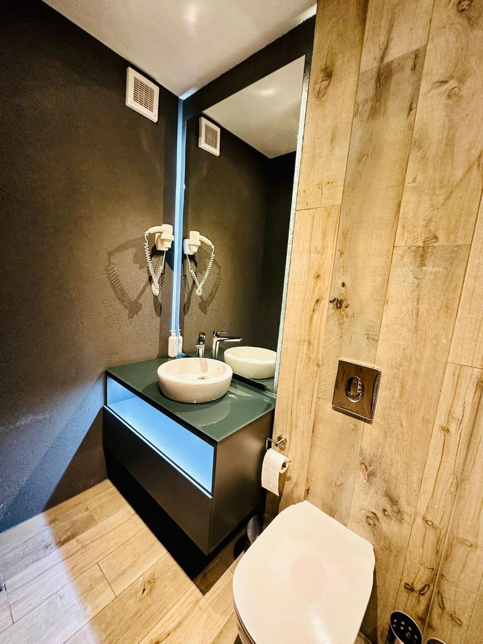 Kharisma Apartment-Free Parking-Ultracentral