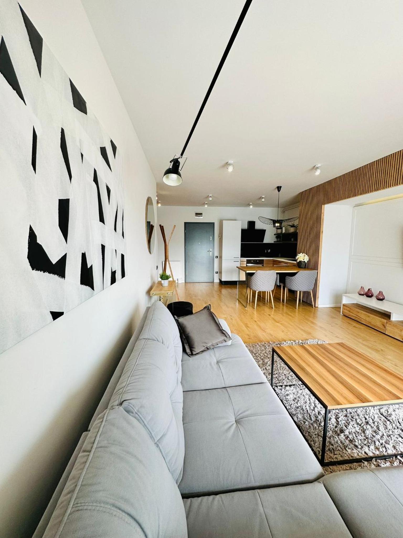 Kharisma Apartment-Free Parking-Ultracentral