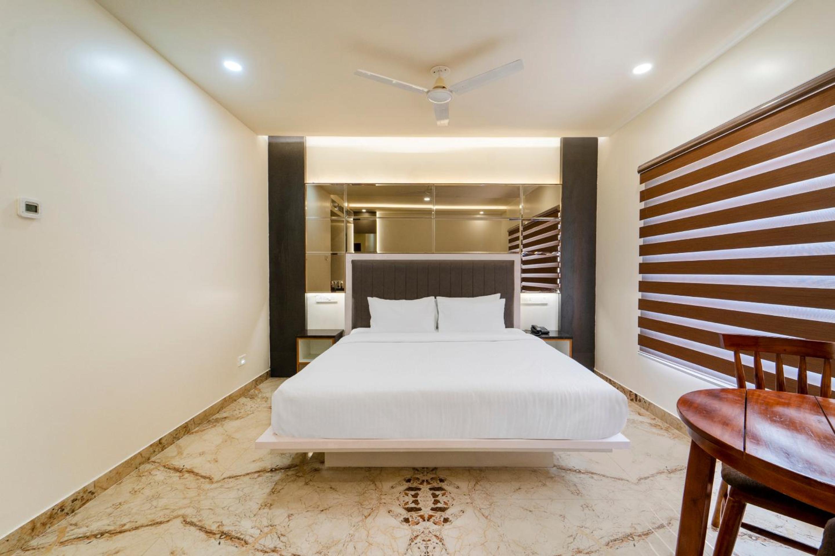 FabHotel Grand & Resorts view 3