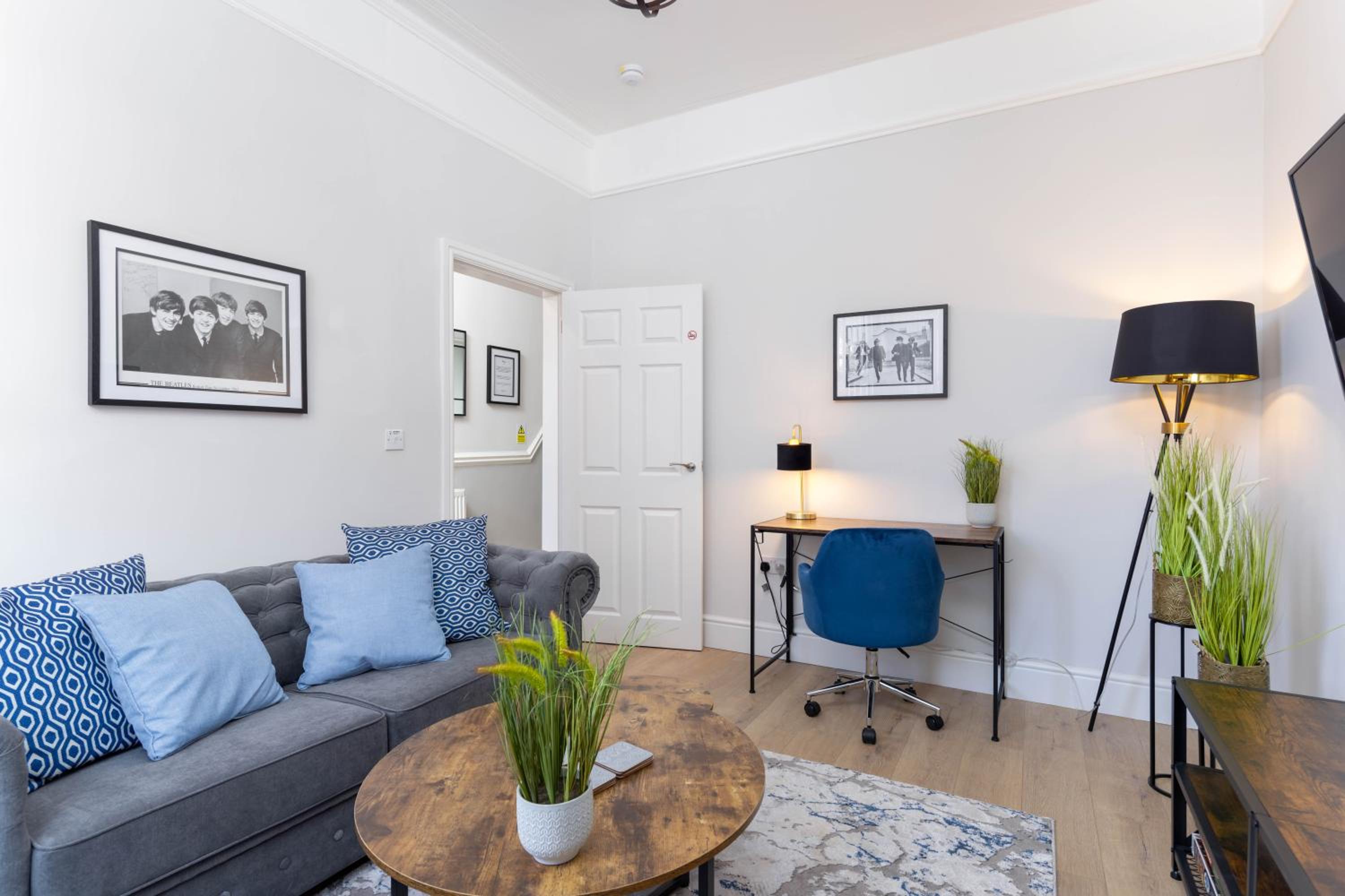 Modern & Stylish Home at the corner of famous Penny Lane in Liverpool view 3
