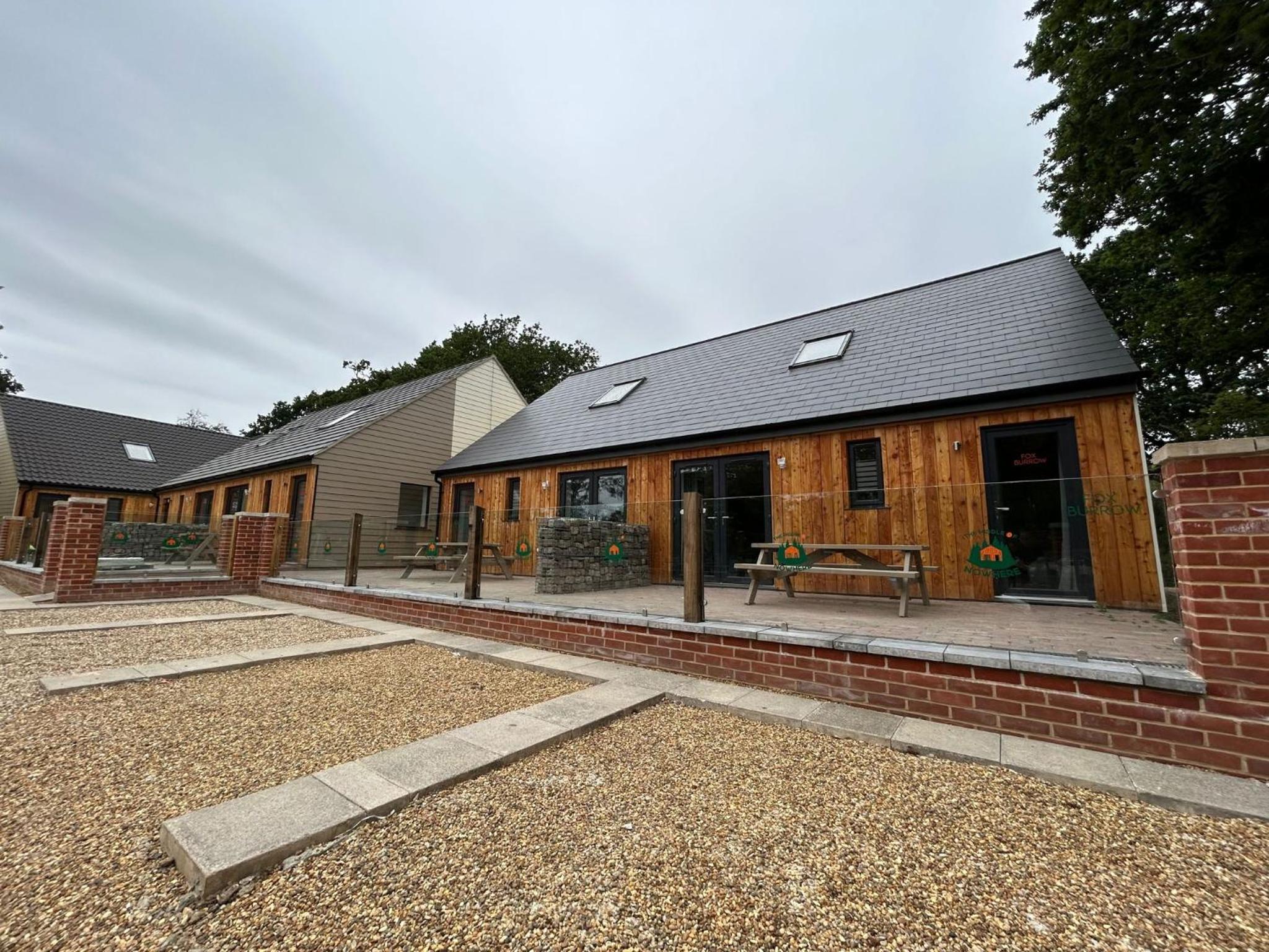 Hotel 1 - Fox Burrow, Norfolk Norwich - Image 1