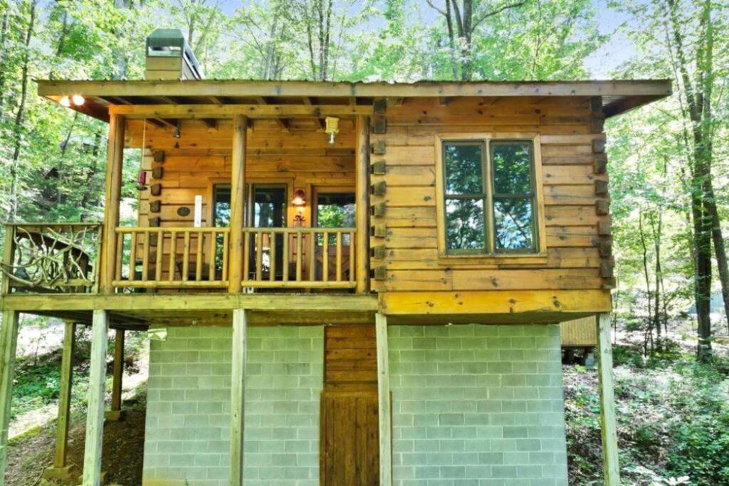 Open Studio Lodge at Little Rock Creek view 4