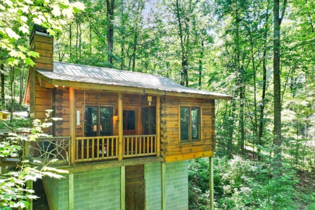 Open Studio Lodge at Little Rock Creek view 5