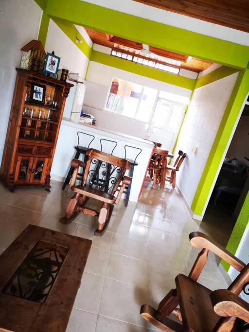 Hermosa y cómoda casa en conjunto con piscina en Girardot