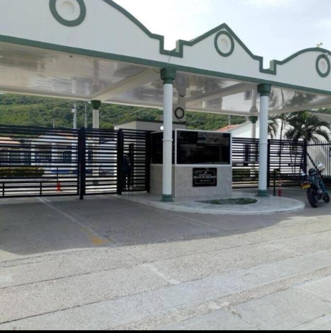 Hermosa y cómoda casa en conjunto con piscina en Girardot