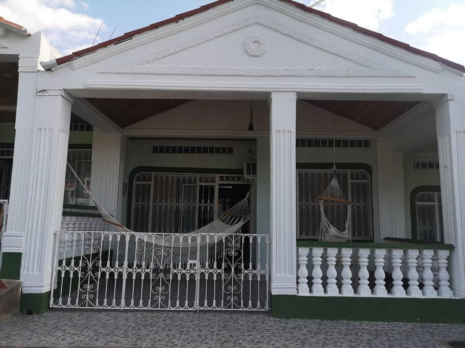 Hermosa y cómoda casa en conjunto con piscina en Girardot