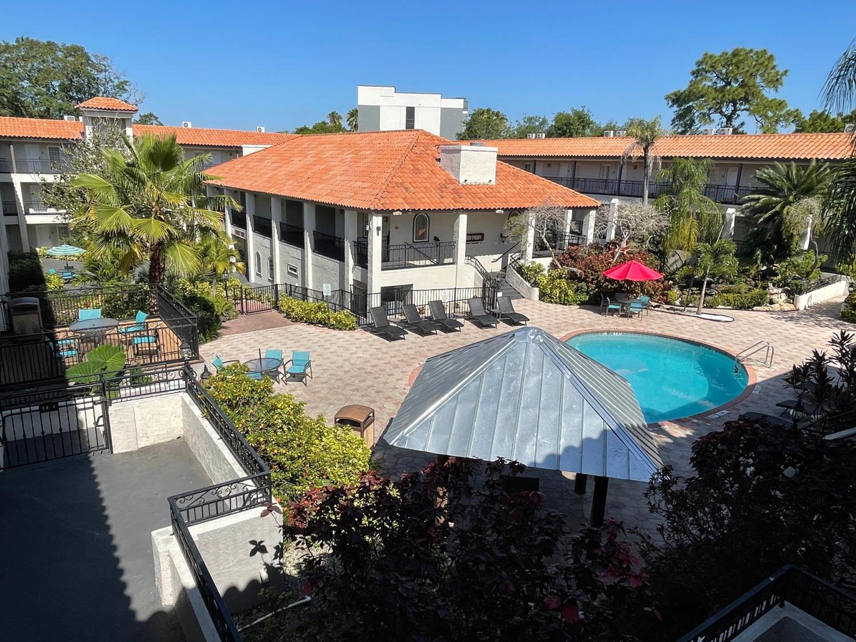 Red Roof Inn PLUS & Suites Tampa - Busch Gardens, Photo 4
